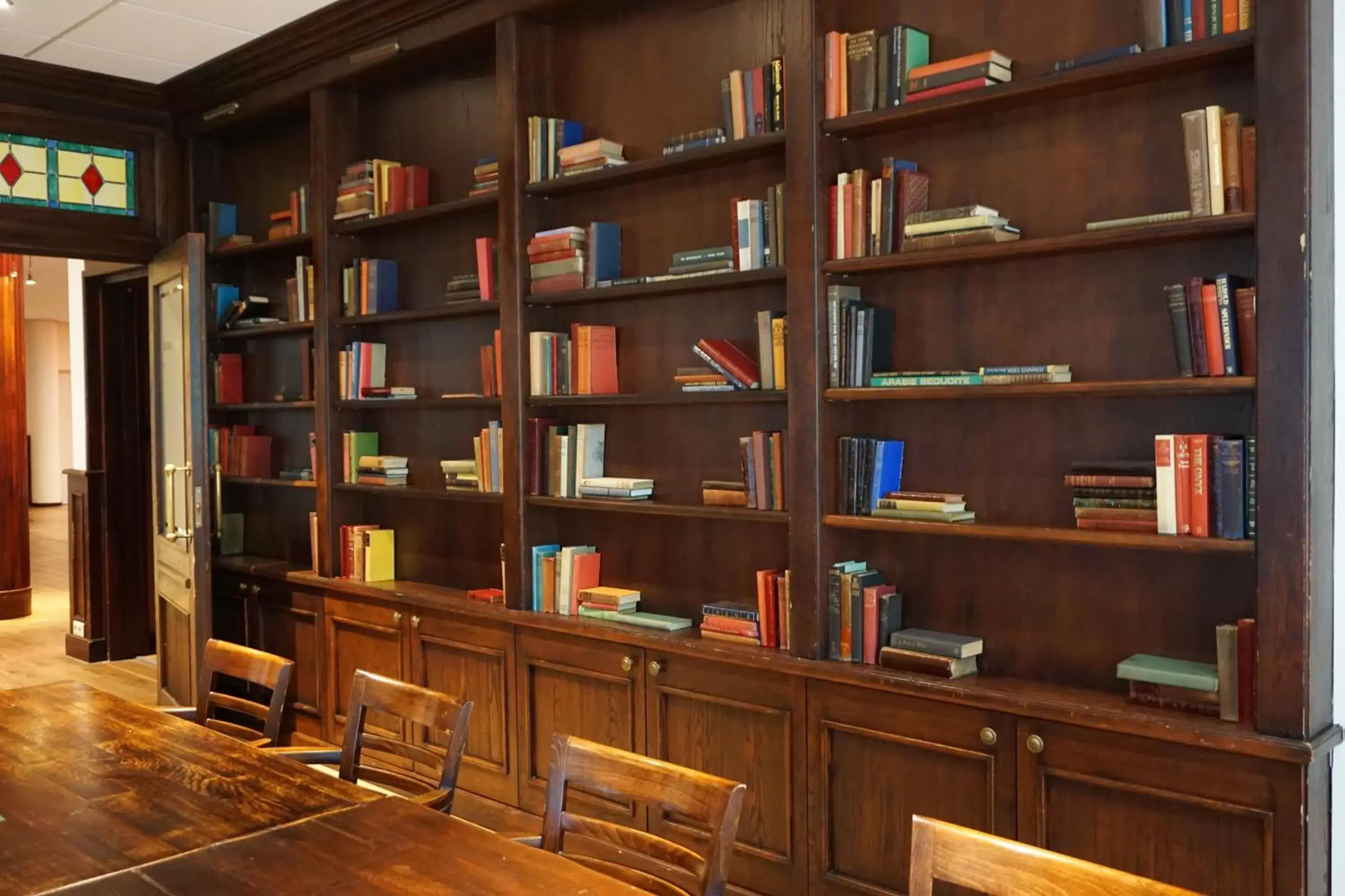 Seating area, Library in Fletcher Hotel-Restaurant De Broeierd-Enschede