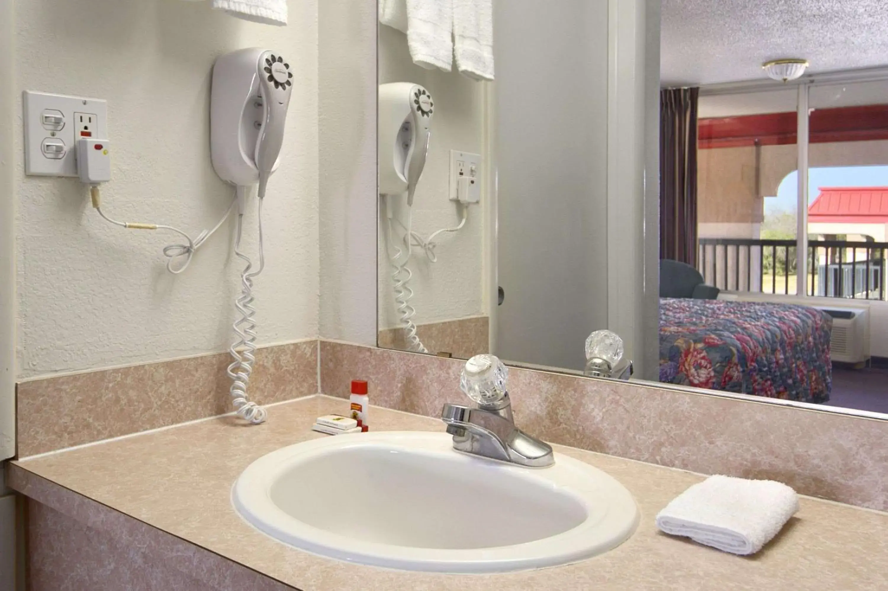 Photo of the whole room, Bathroom in Super 8 by Wyndham Oklahoma Fairgrounds