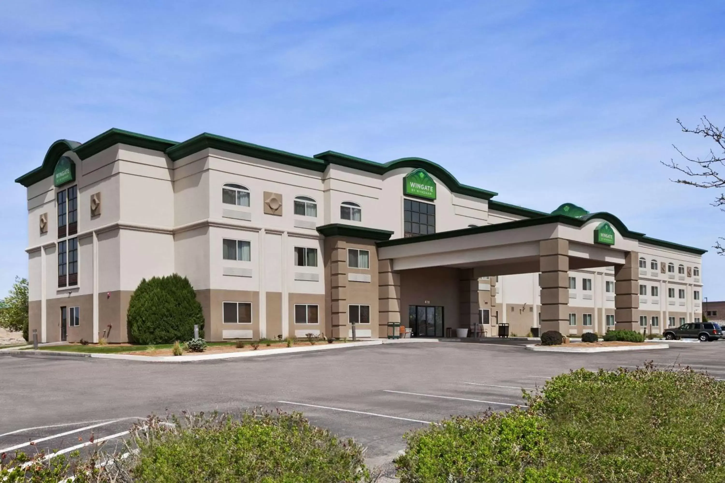 Property building in Wingate by Wyndham Pueblo Property building in Wingate by Wyndham Pueblo