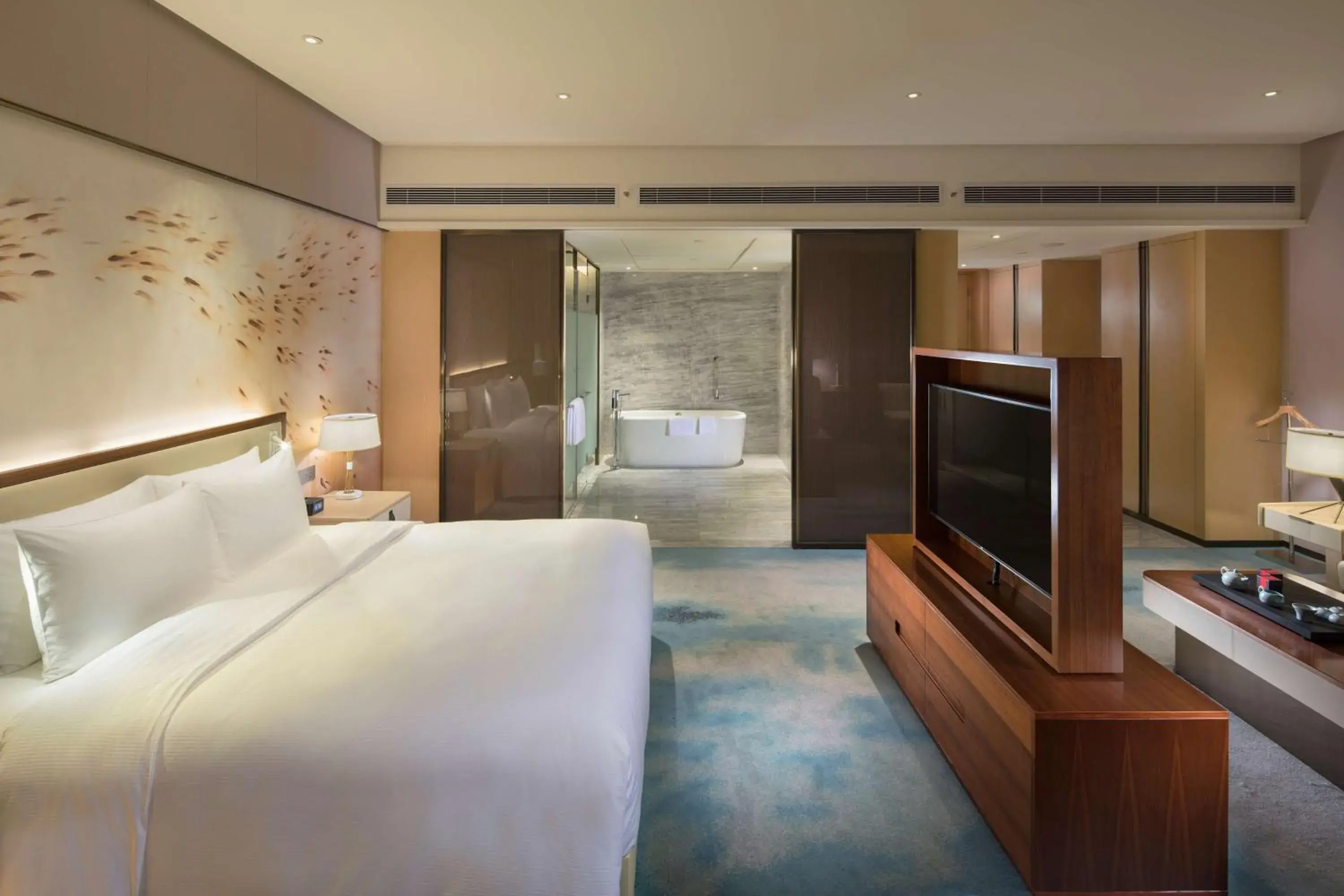 Bathroom, TV/Entertainment Center in Hilton Quanzhou Riverside