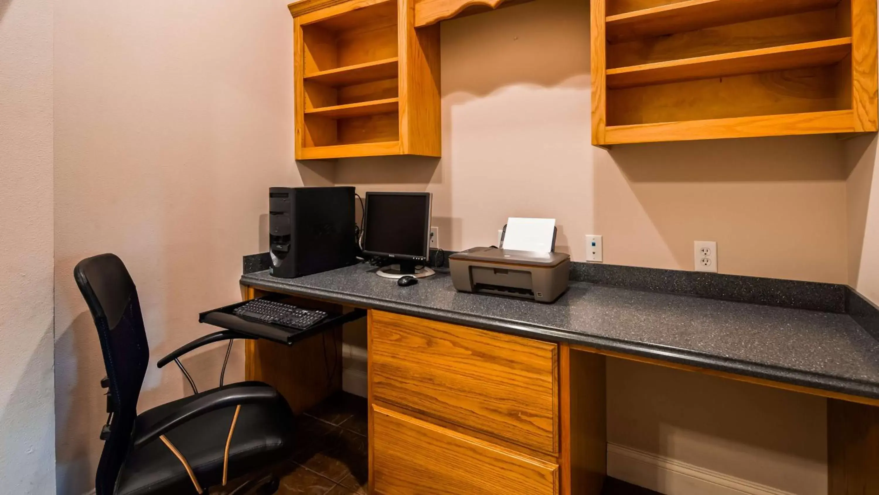 Business facilities in SureStay Hotel by Best Western Leesville