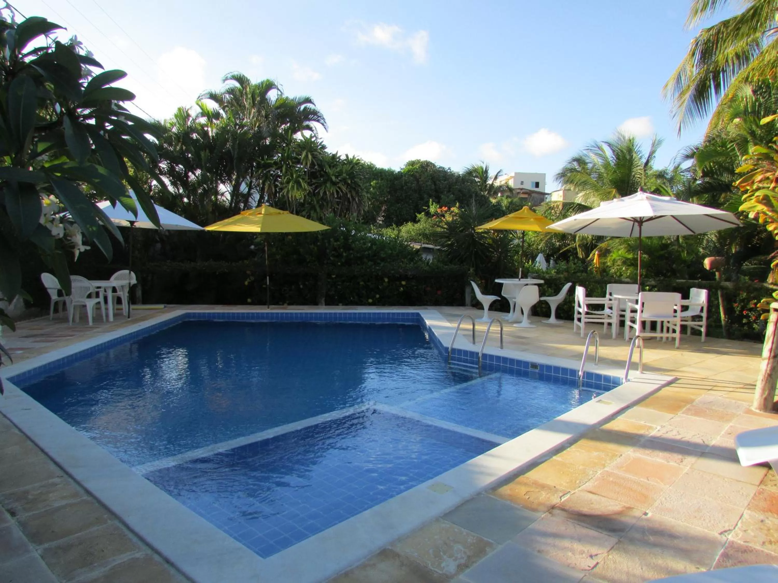 Swimming pool in Pousada Ipitanga IV