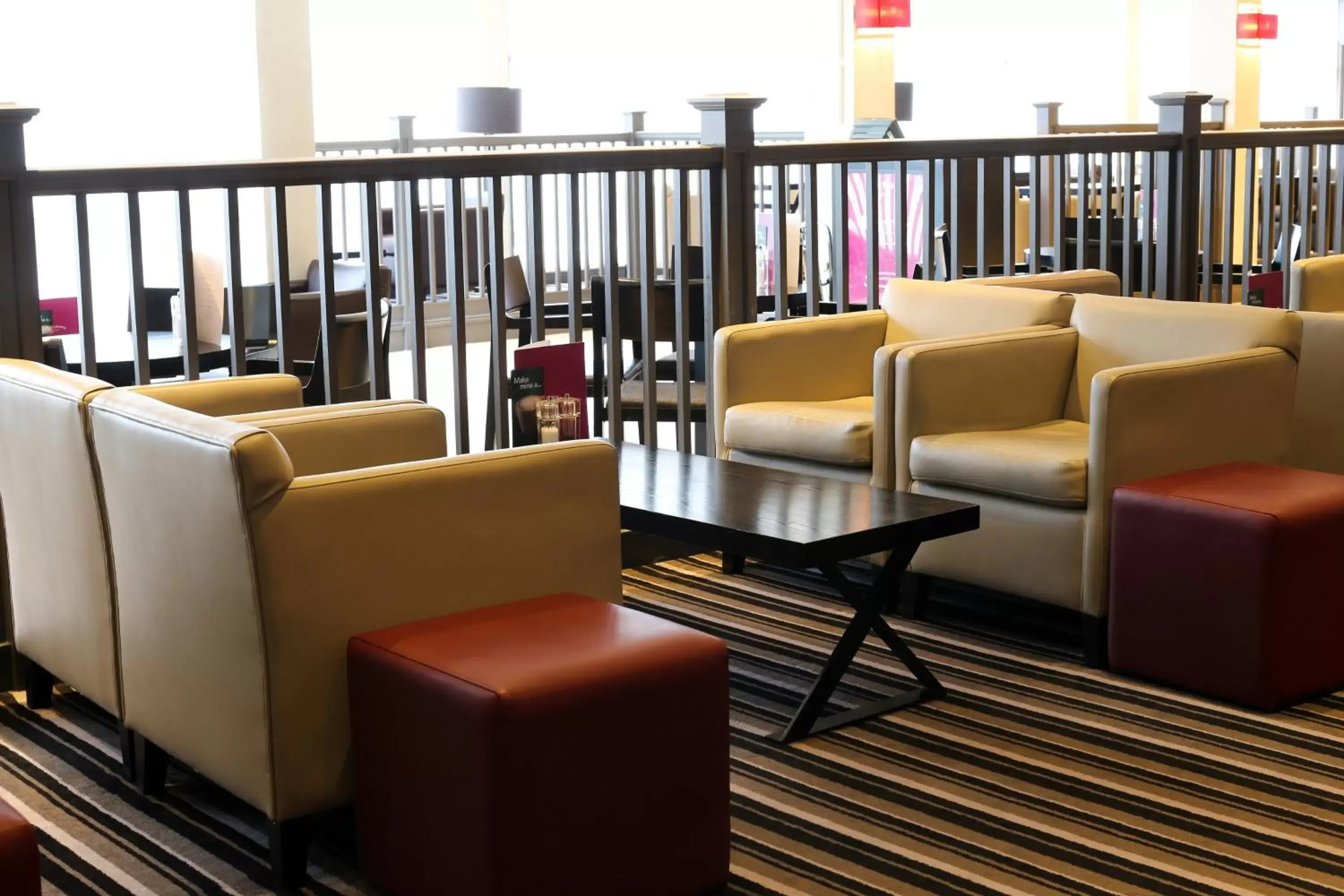 Lounge or bar in Crowne Plaza Manchester Airport