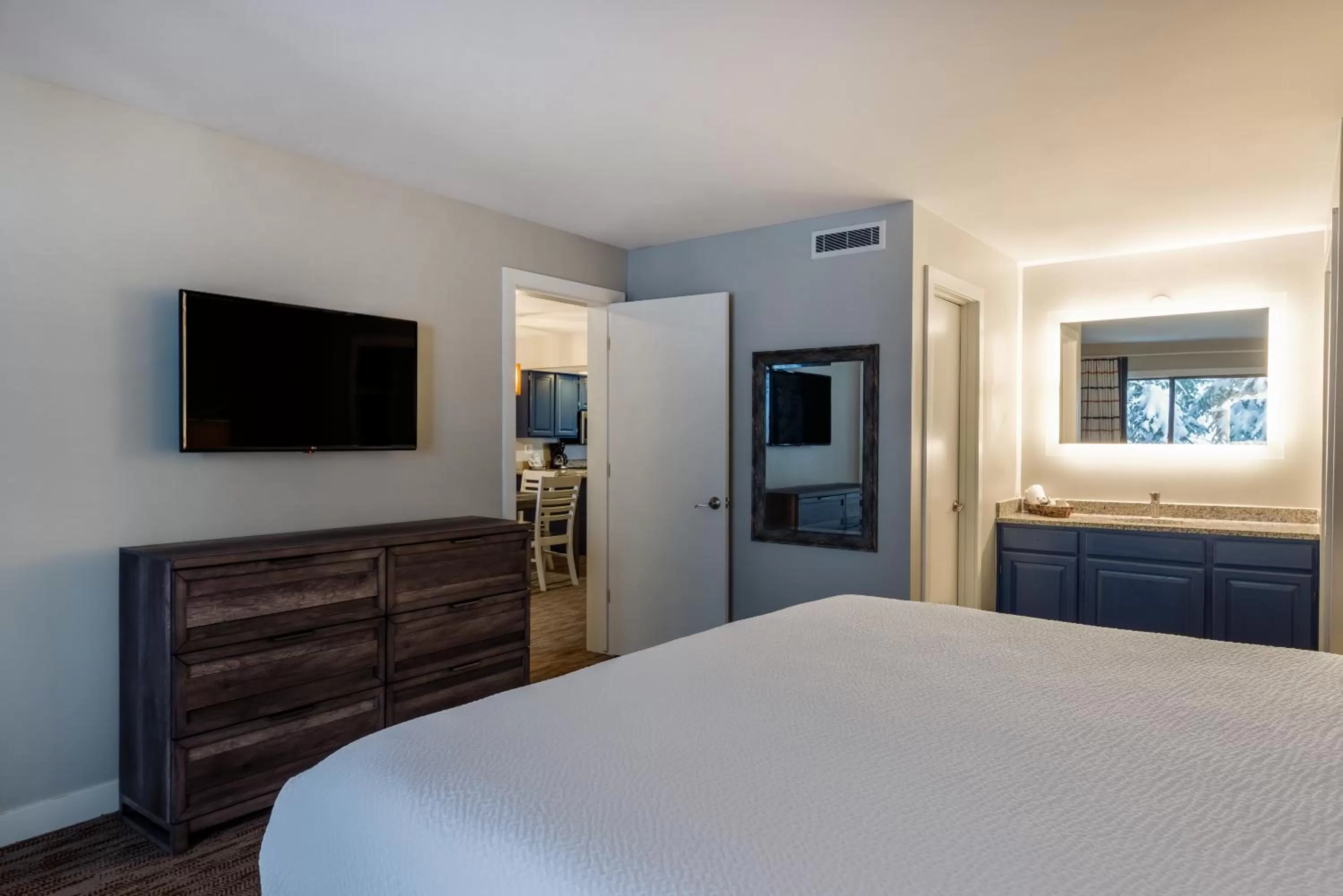 Bedroom, Bed in Park Plaza Resort - Park City, Ascend Collection Hotel