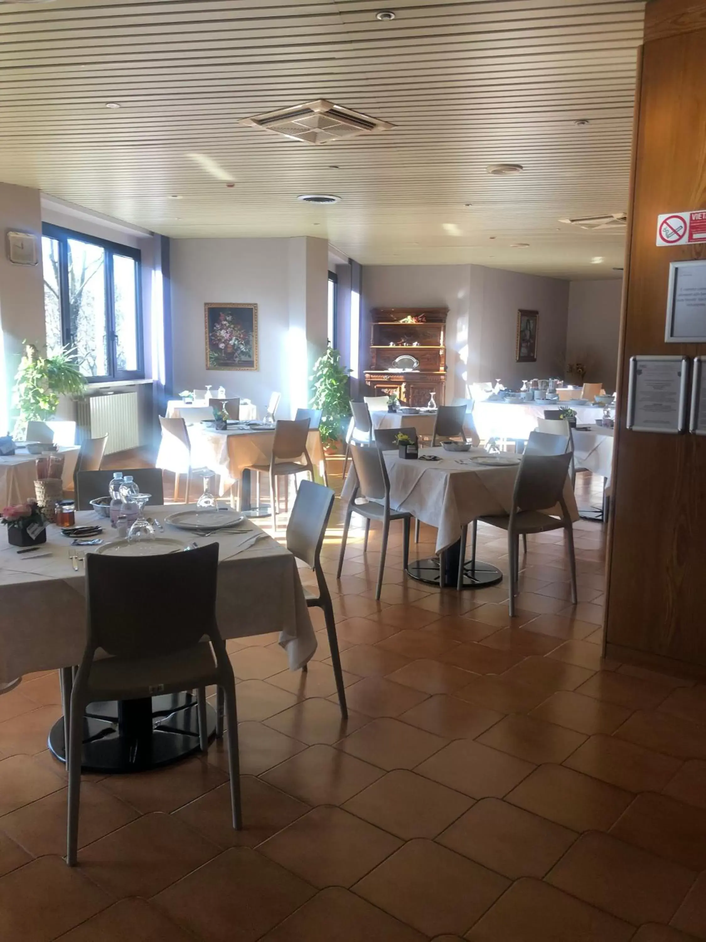 Restaurant/Places to Eat in Casa dell'Ospite