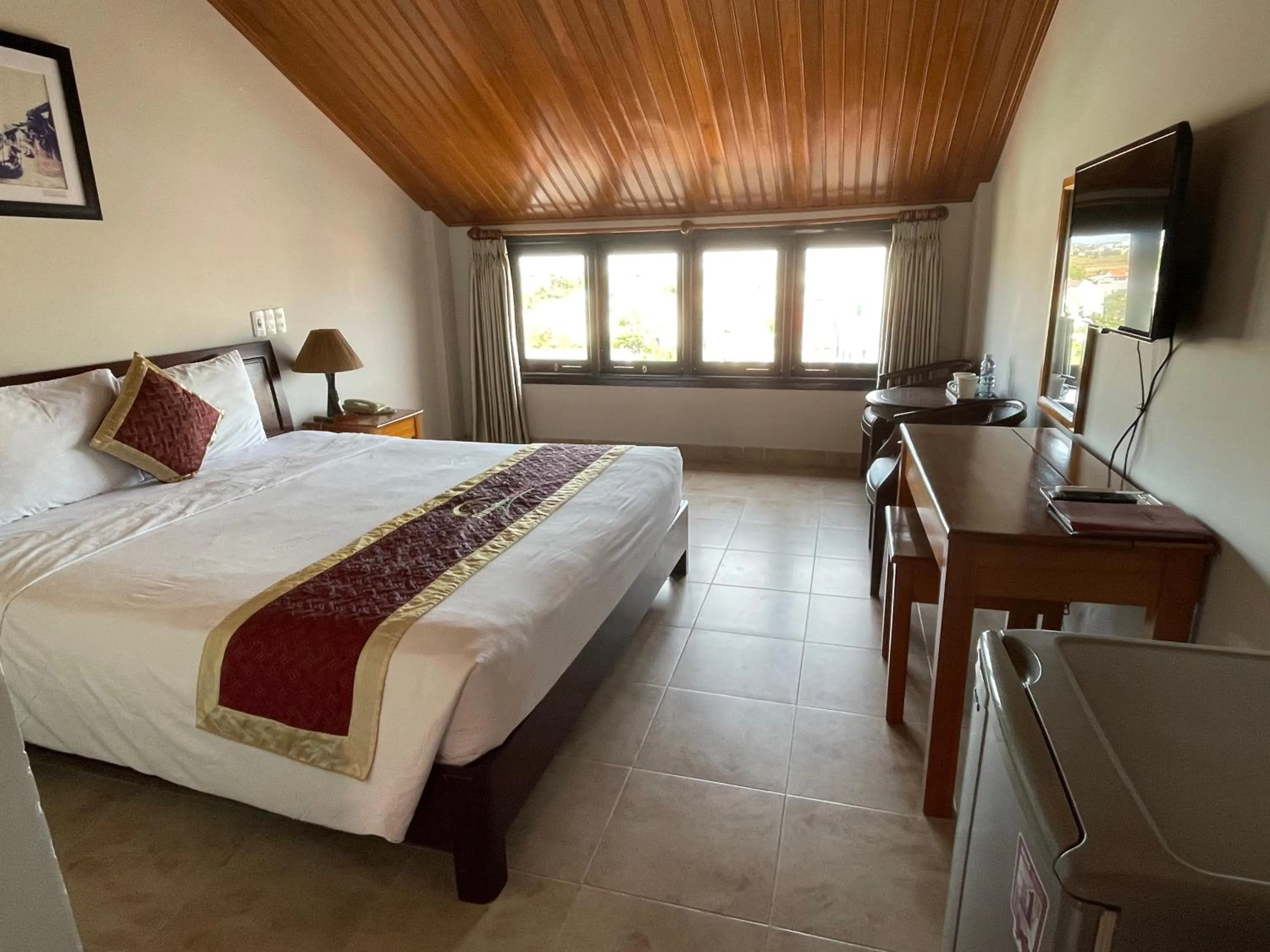 Bed in Sunshine Hoian Hotel