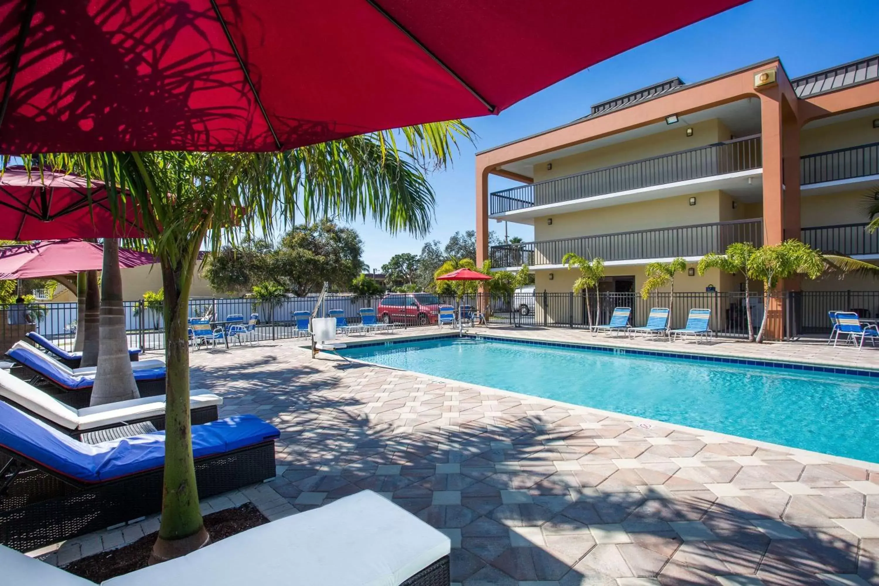 On site, Swimming Pool in Days Inn by Wyndham Sarasota Bay