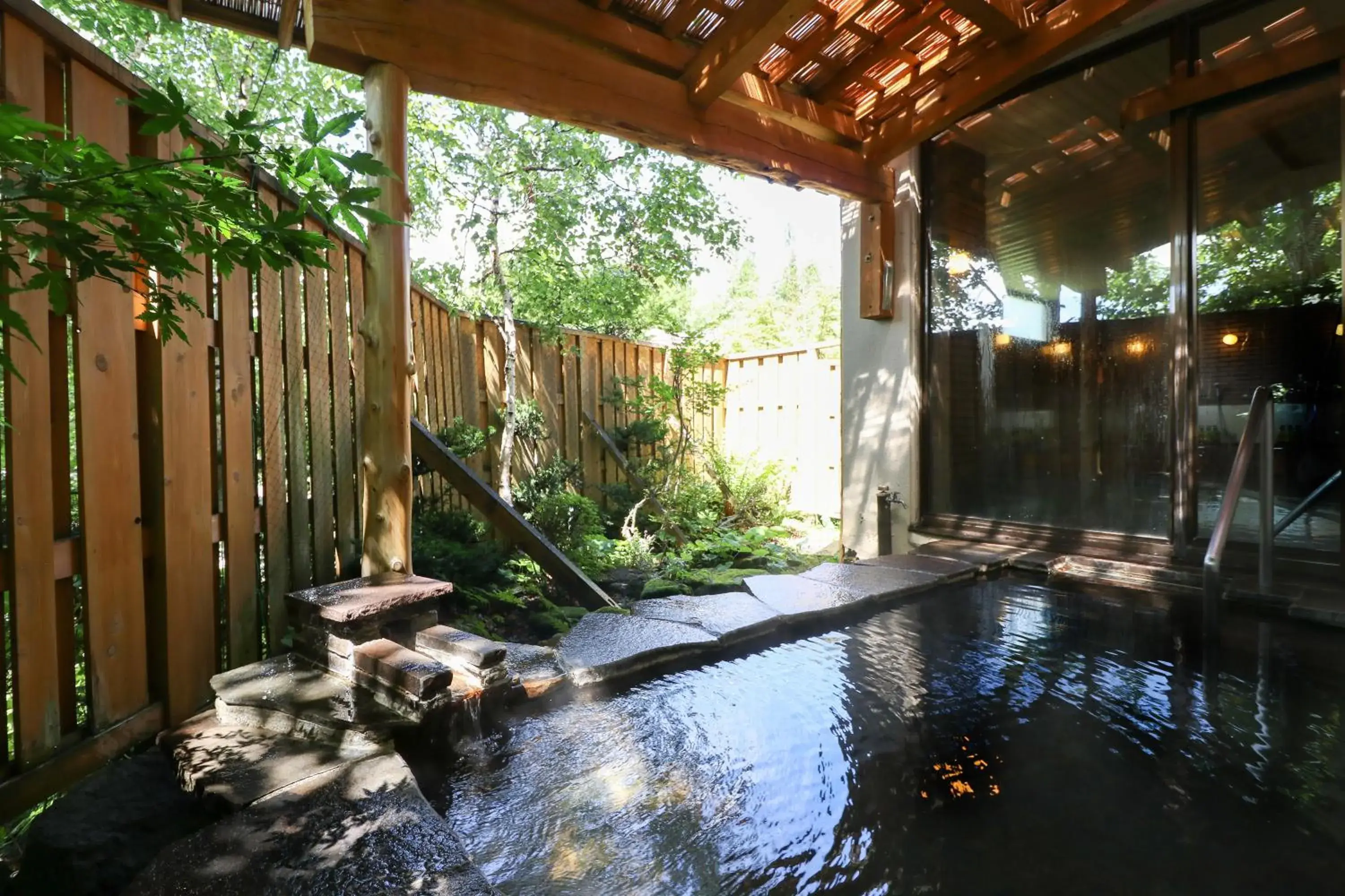 Open Air Bath, Swimming Pool in Hotel Shirakabaso Shigakogen