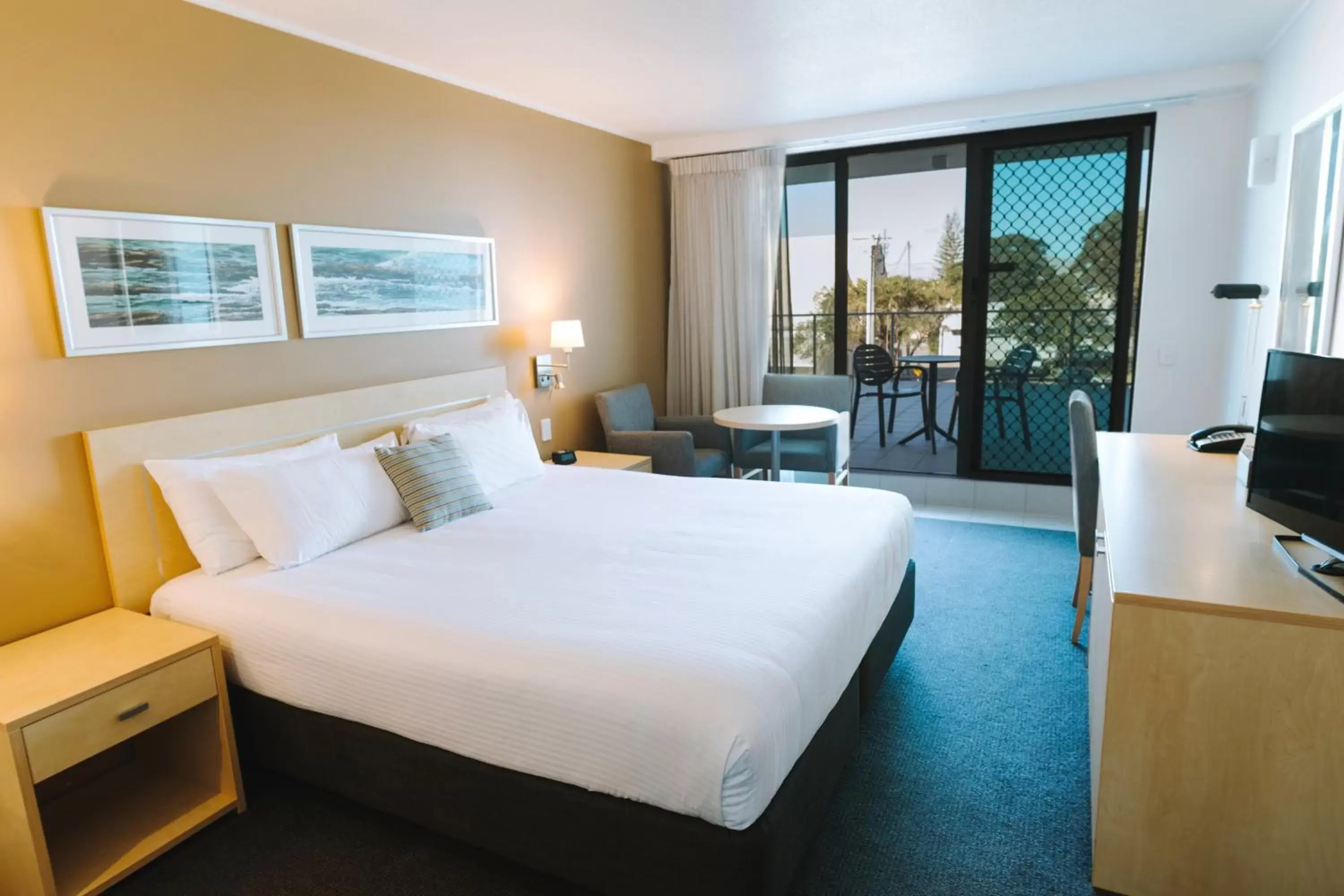 Bed in Ramada Hotel & Suites by Wyndham Ballina Byron