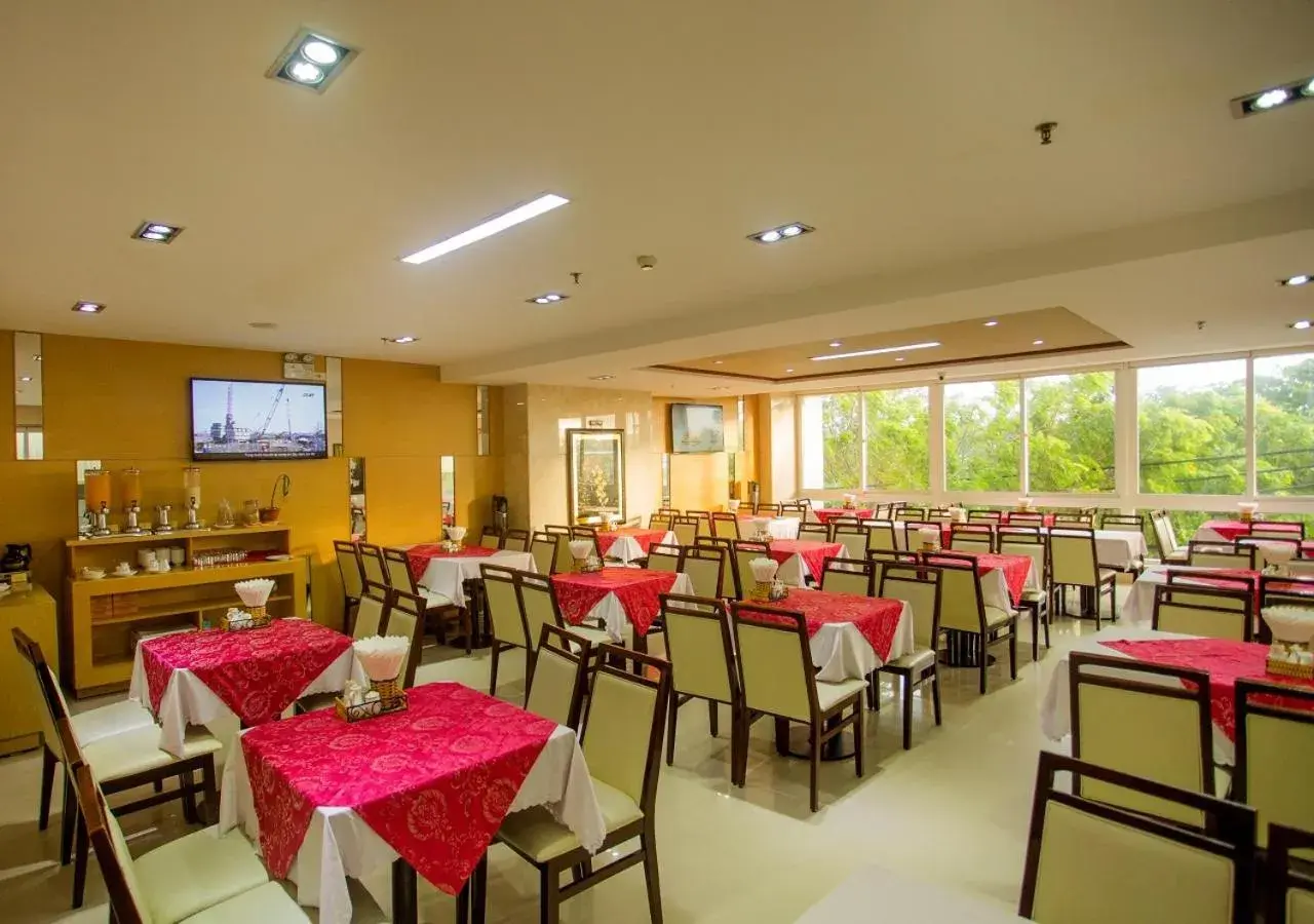 Restaurant/Places to Eat in Dendro Hotel Nha Trang