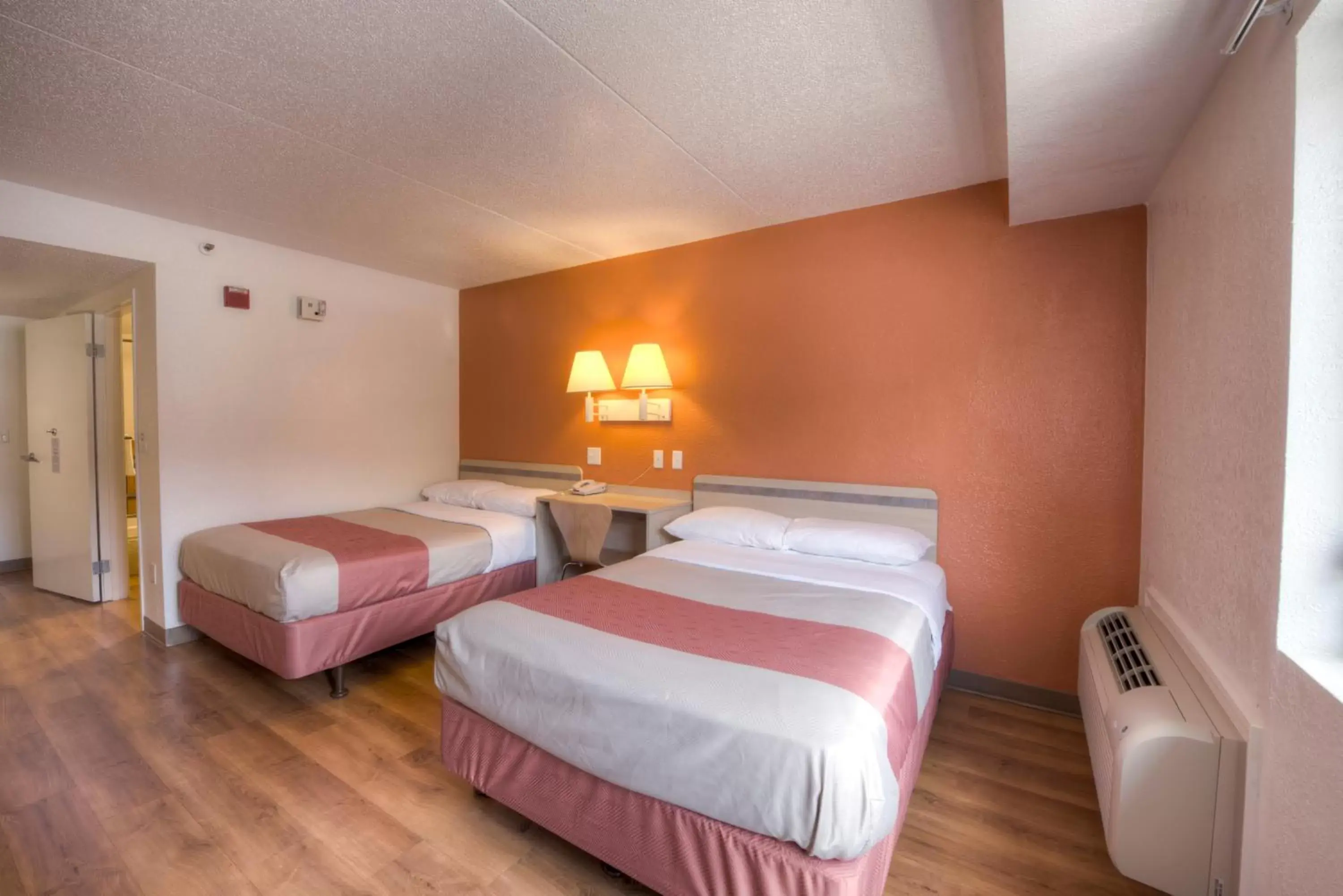 Bed in Motel 6-Branford, CT - New Haven