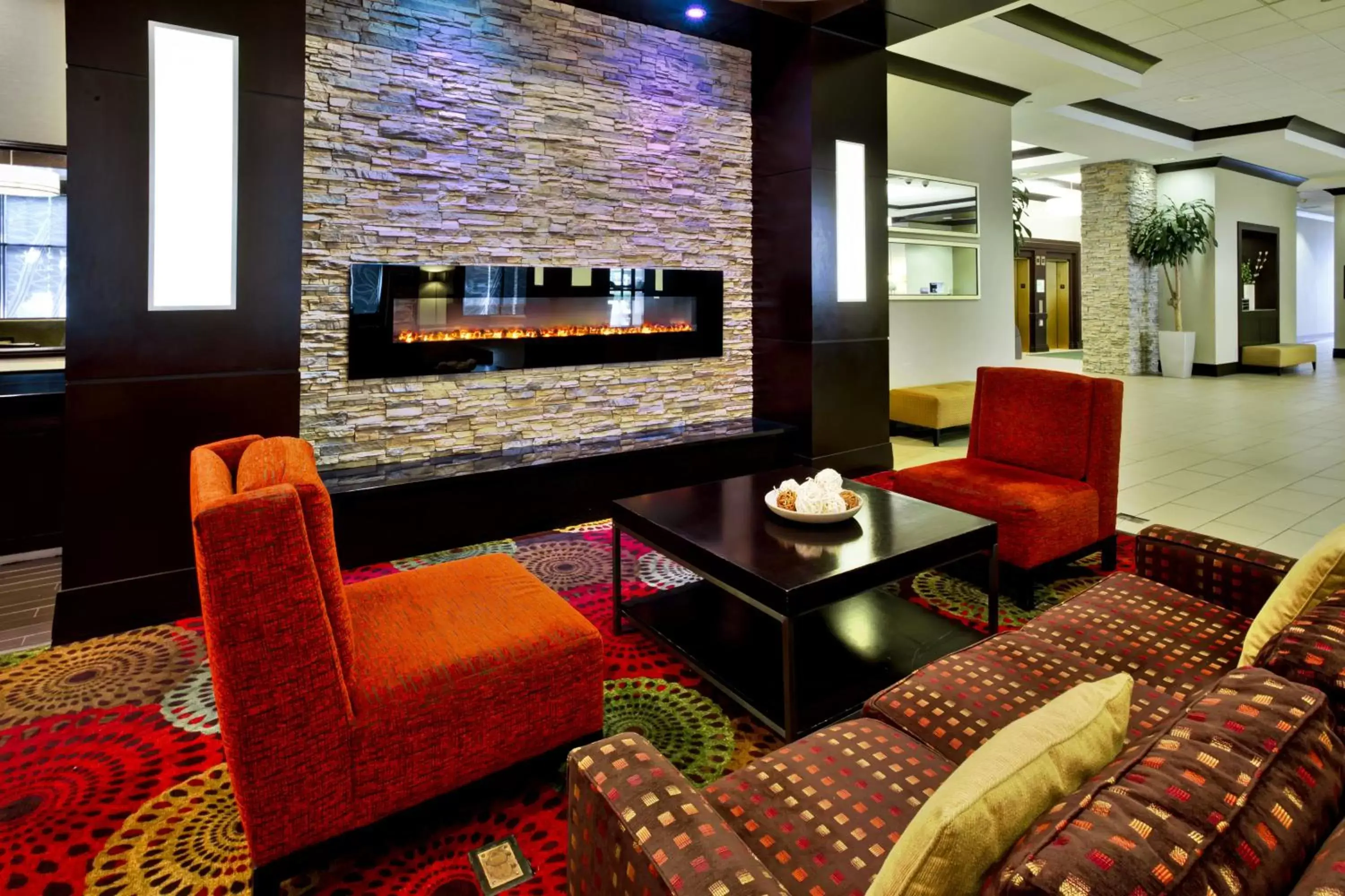 Property building, Lobby/Reception in Holiday Inn Hotel & Suites Chicago Northwest - Elgin, an IHG Hotel