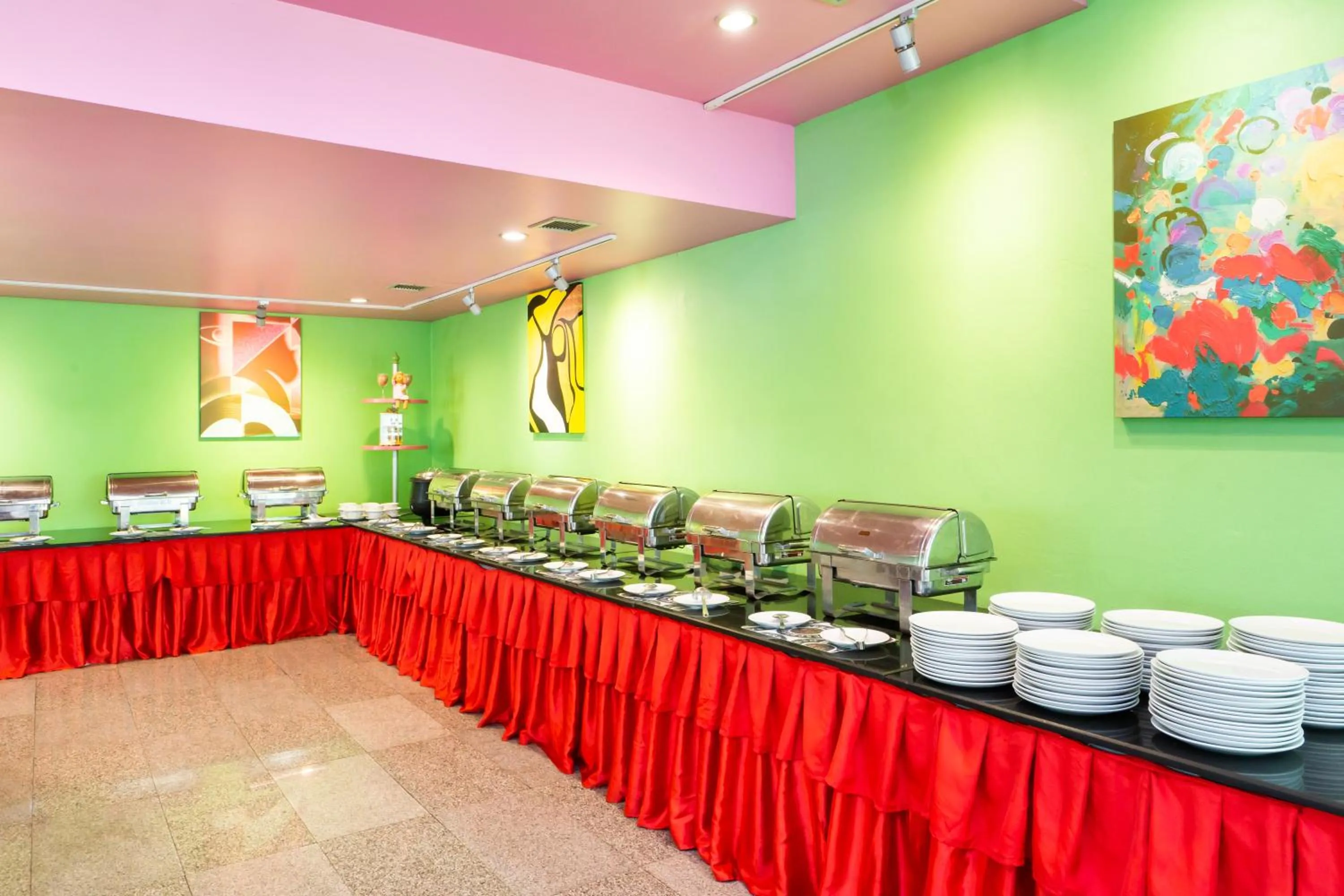 Restaurant/places to eat in Bella Villa Metro