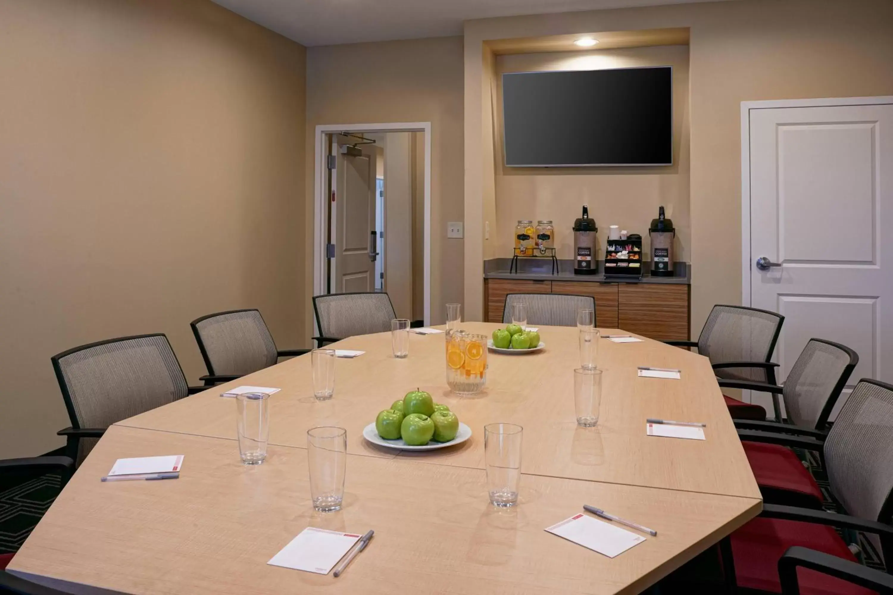 Meeting/conference room in TownePlace Suites by Marriott Jackson