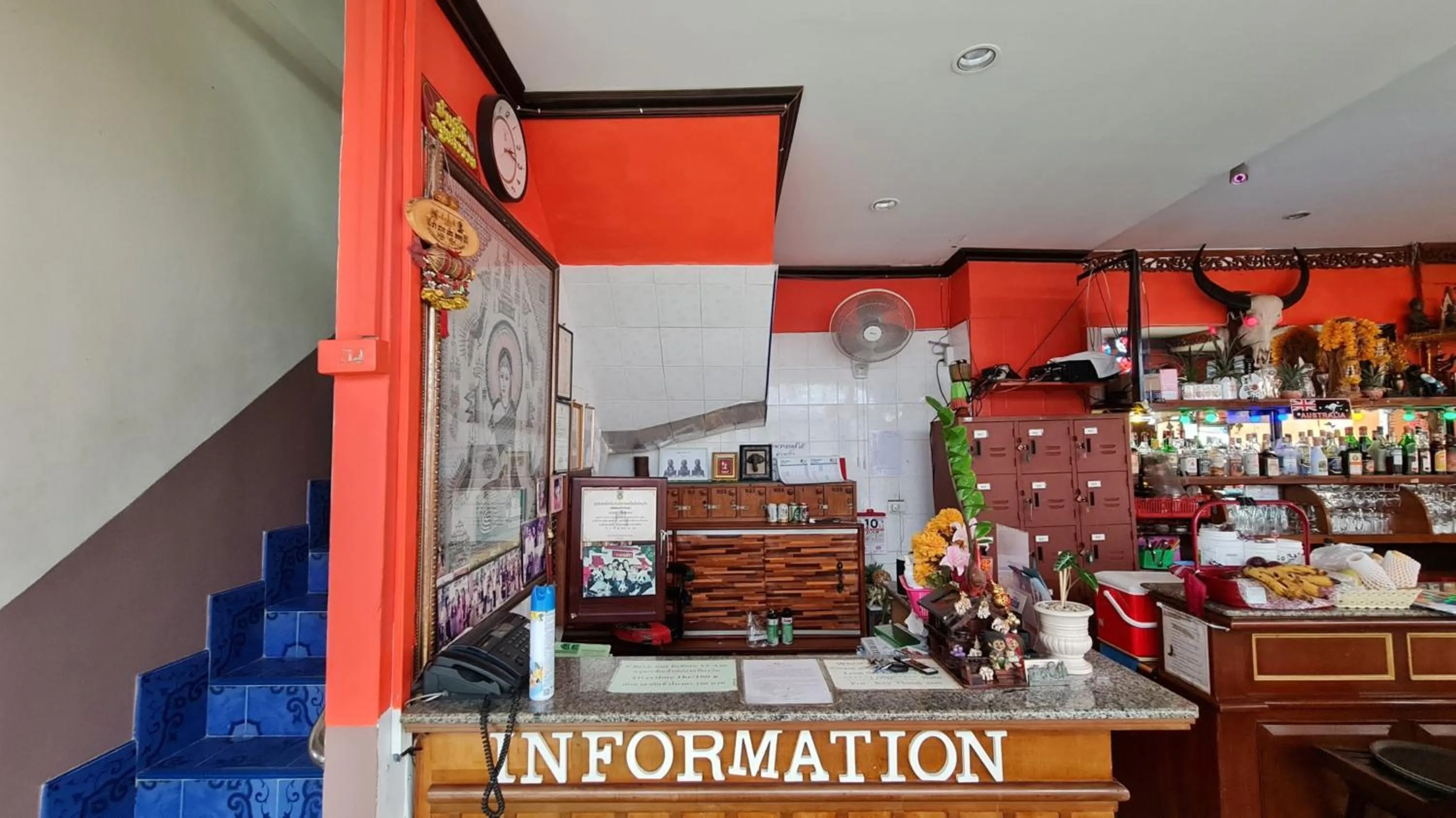 Lobby or reception in Vech Guesthouse Patong