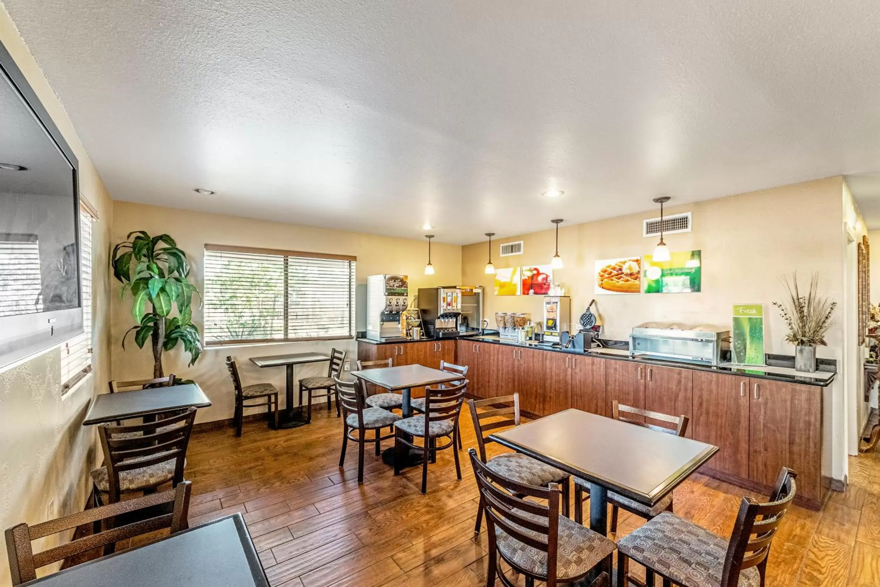 Dining area, Restaurant/Places to Eat in Quality Inn