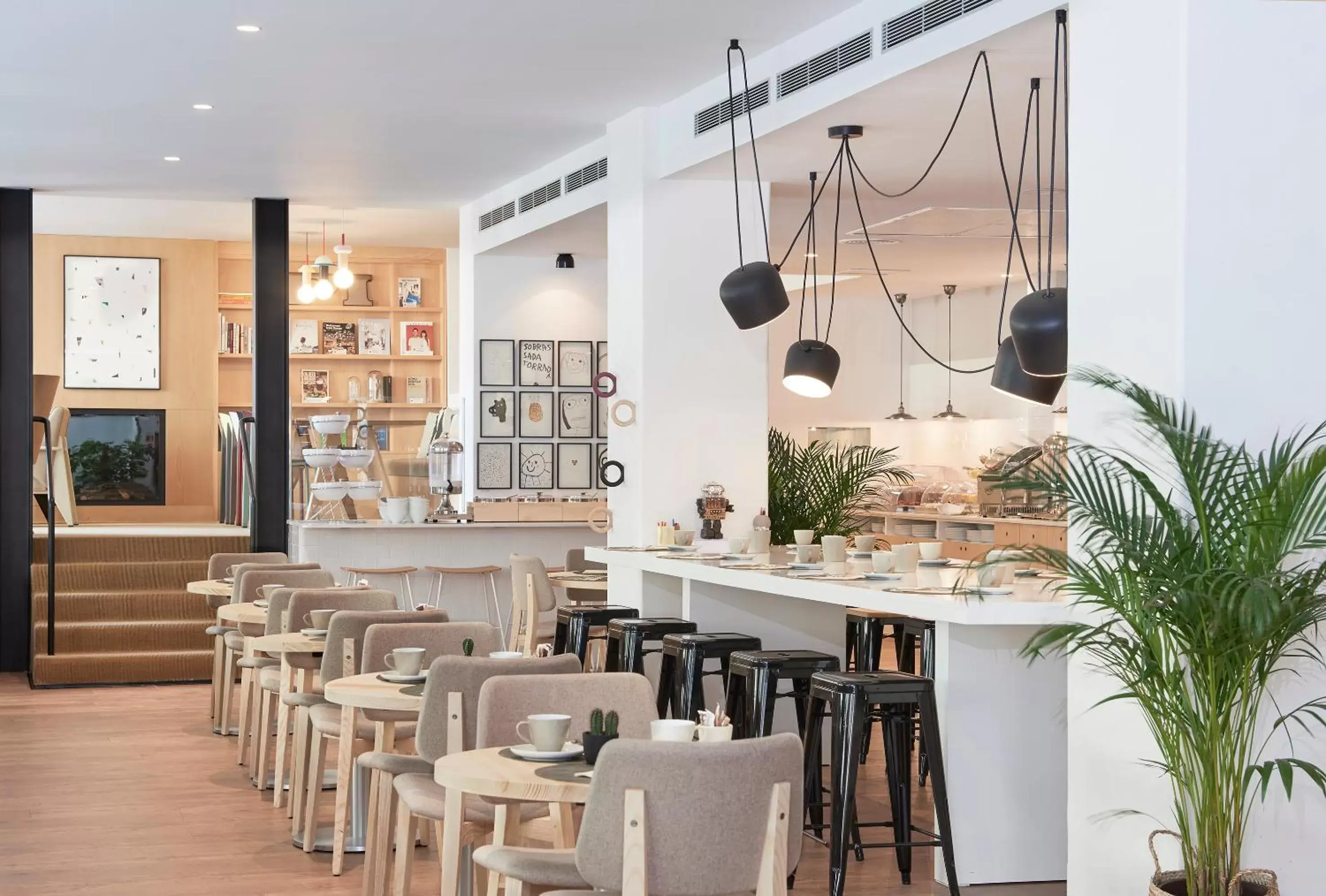 Restaurant/places to eat, Lounge/Bar in INNSiDE by Meliá Palma Center