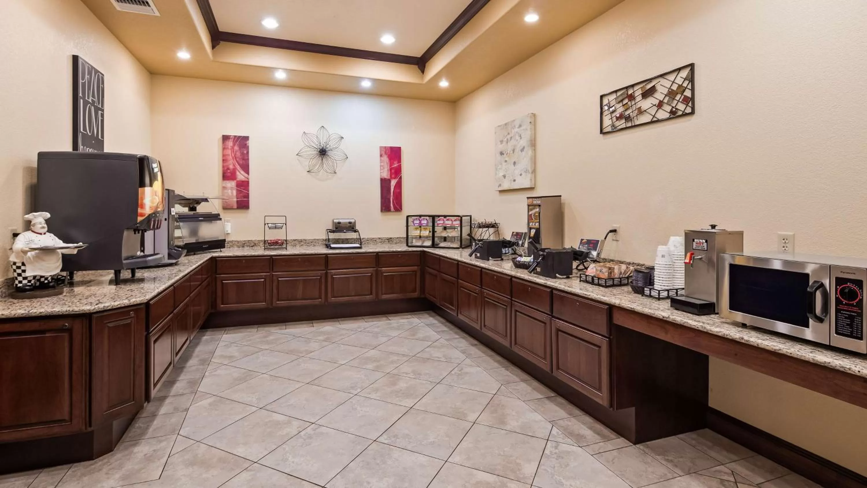 Dining area in Best Western Plus Wausau-Rothschild Hotel