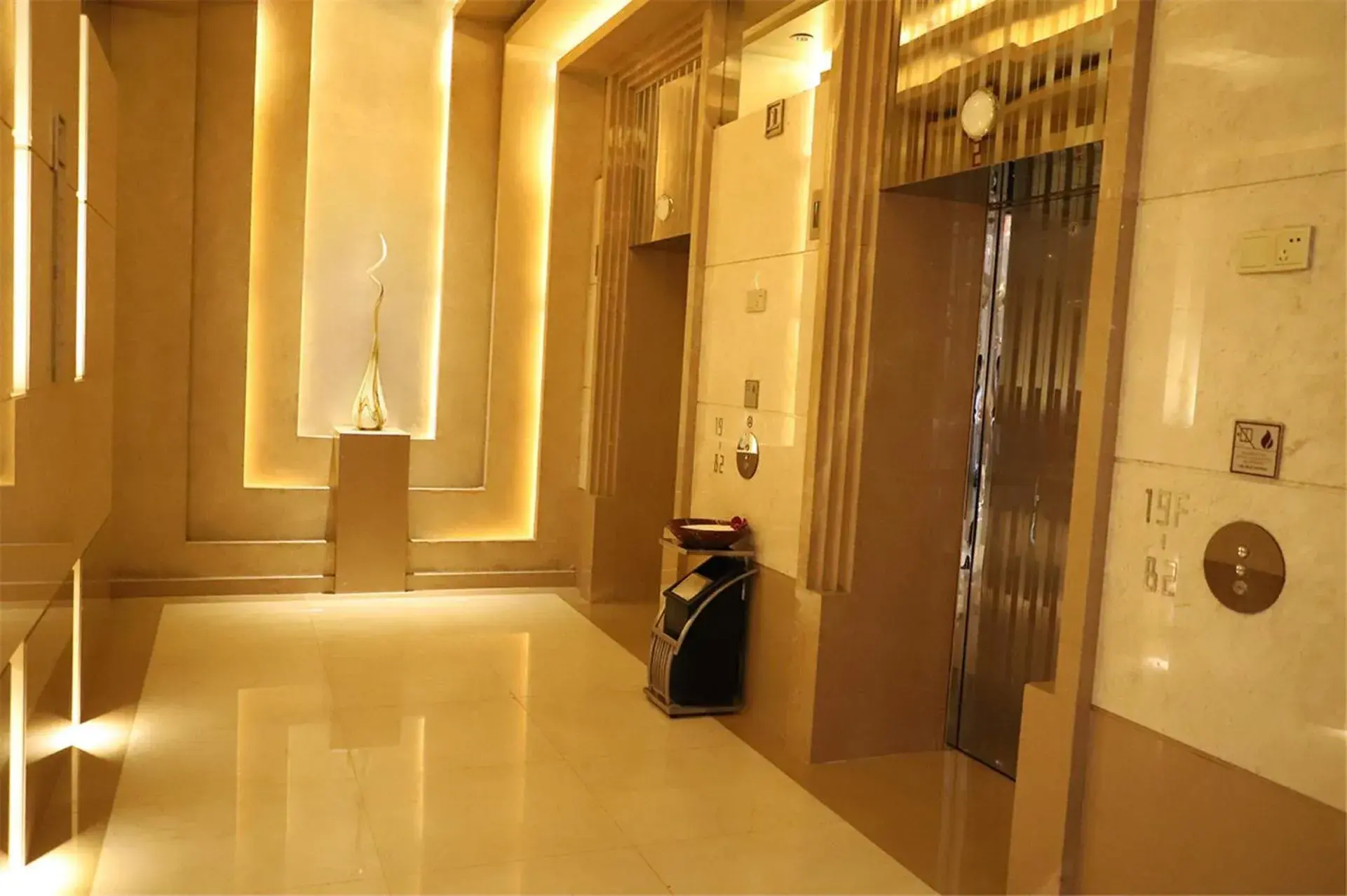 Lobby or reception, Bathroom in Crowne Plaza Shenyang Parkview, an IHG Hotel