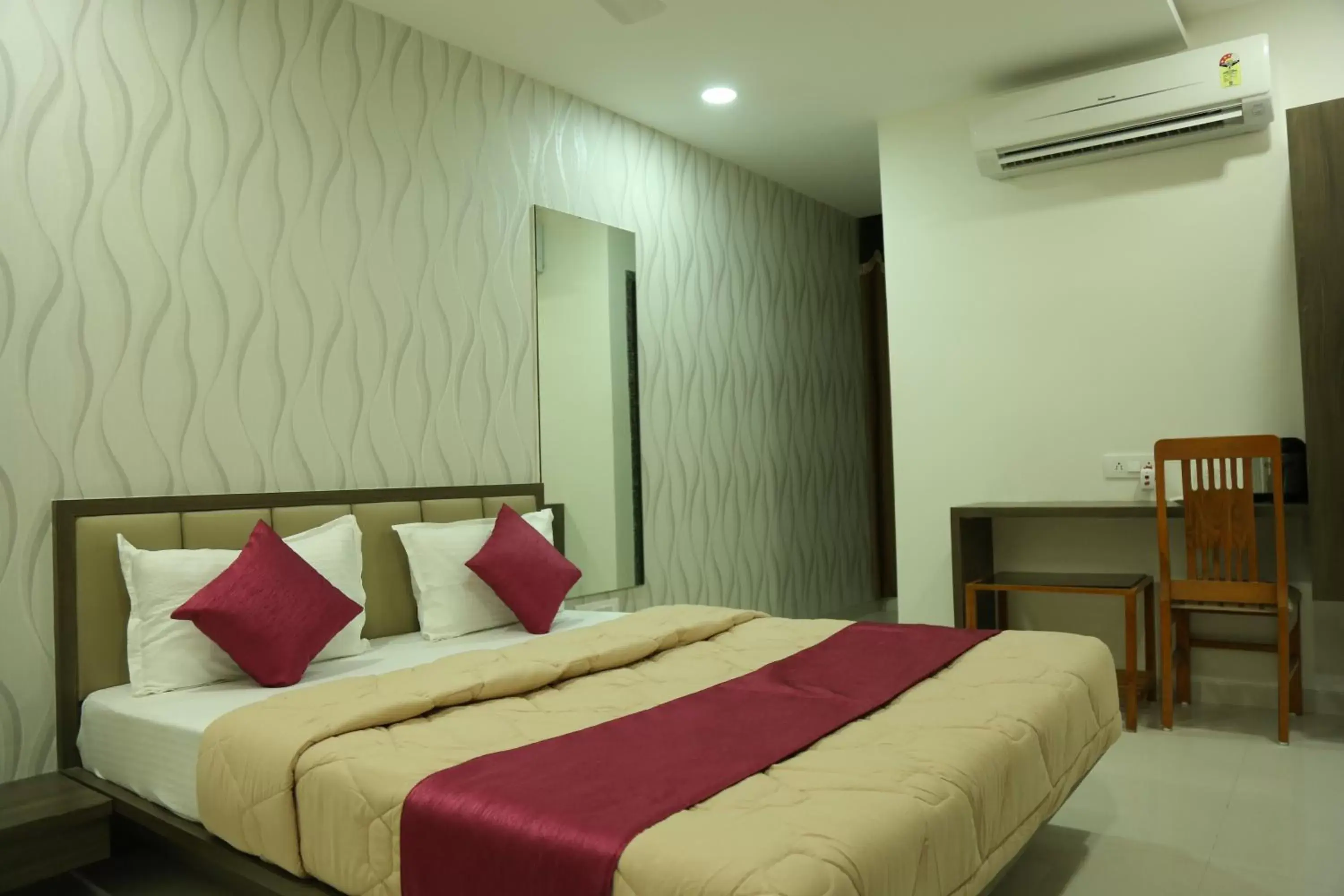 Photo of the whole room, Bed in The Pacific Hotel Photo of the whole room, Bed in The Pacific Hotel