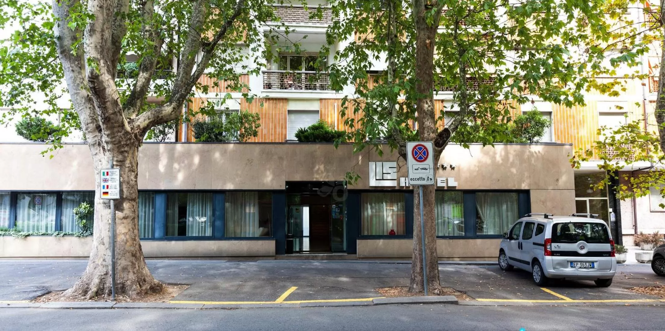 Facade/entrance in Hotel Lis