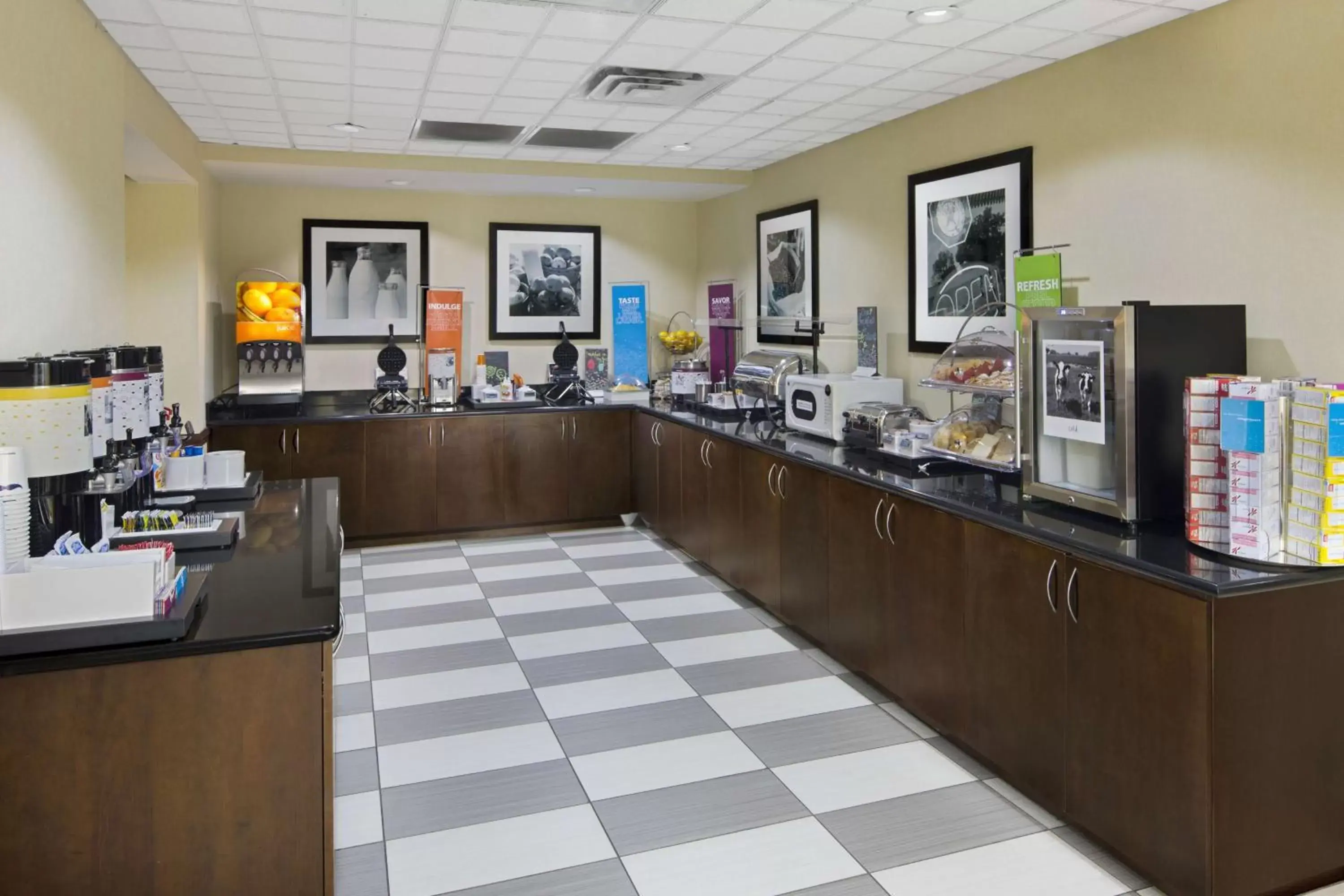 Dining area, Restaurant/Places to Eat in Hampton Inn By Hilton Hinesville, Ga