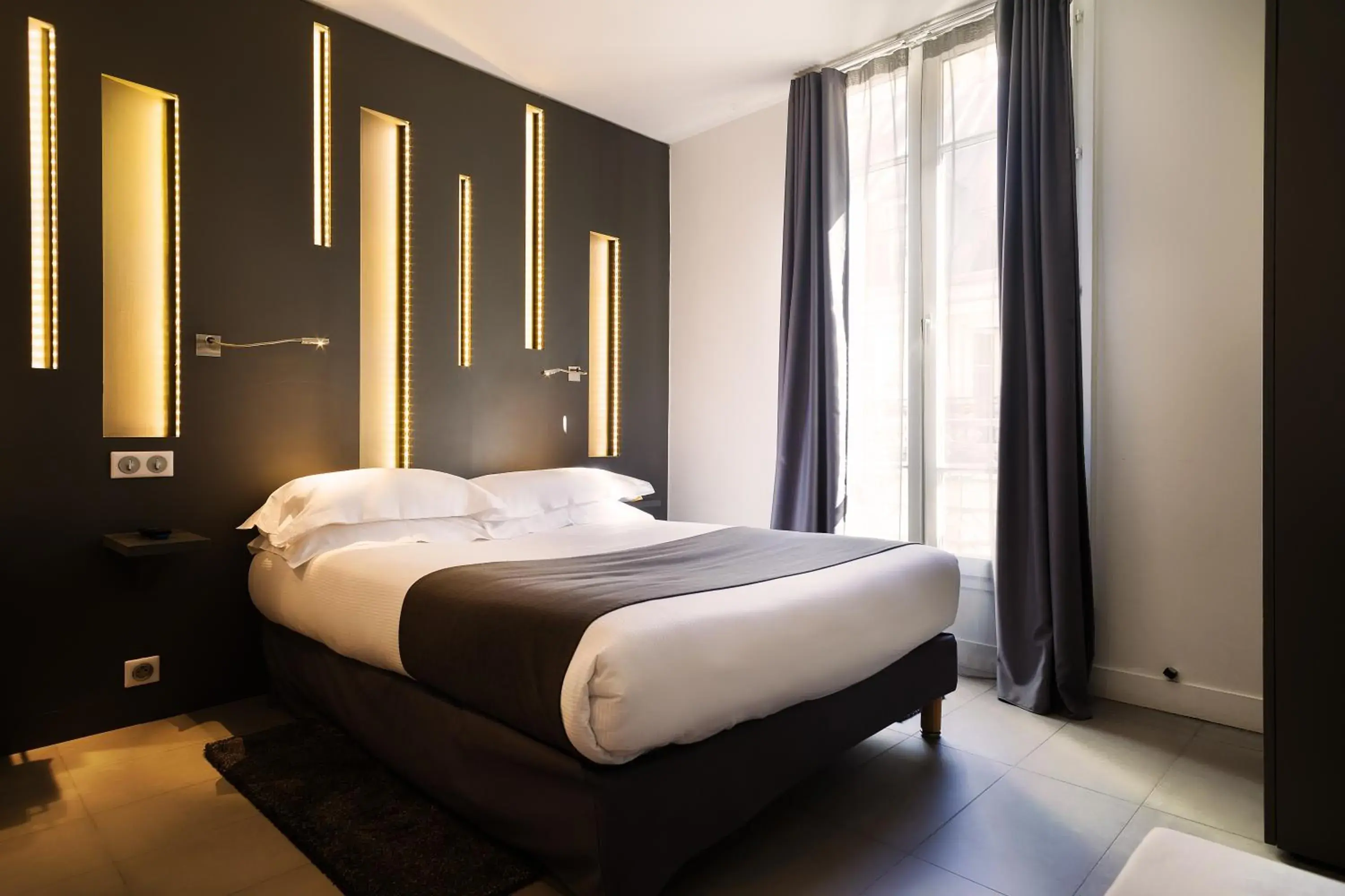 Classic Double Room in Arc De Triomphe Etoile Hotel