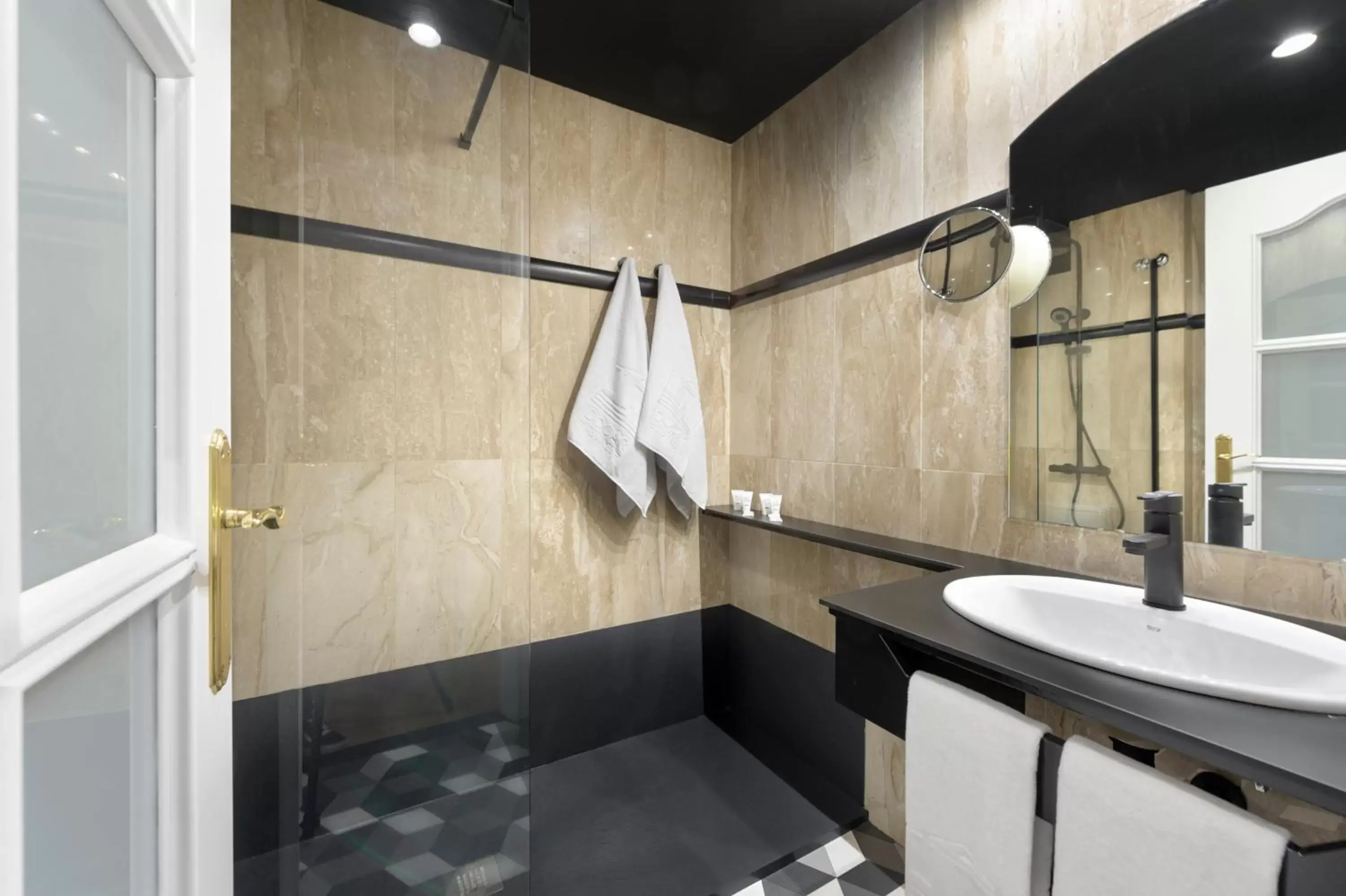 Bathroom in Hotel Inca Bathroom in Hotel Inca