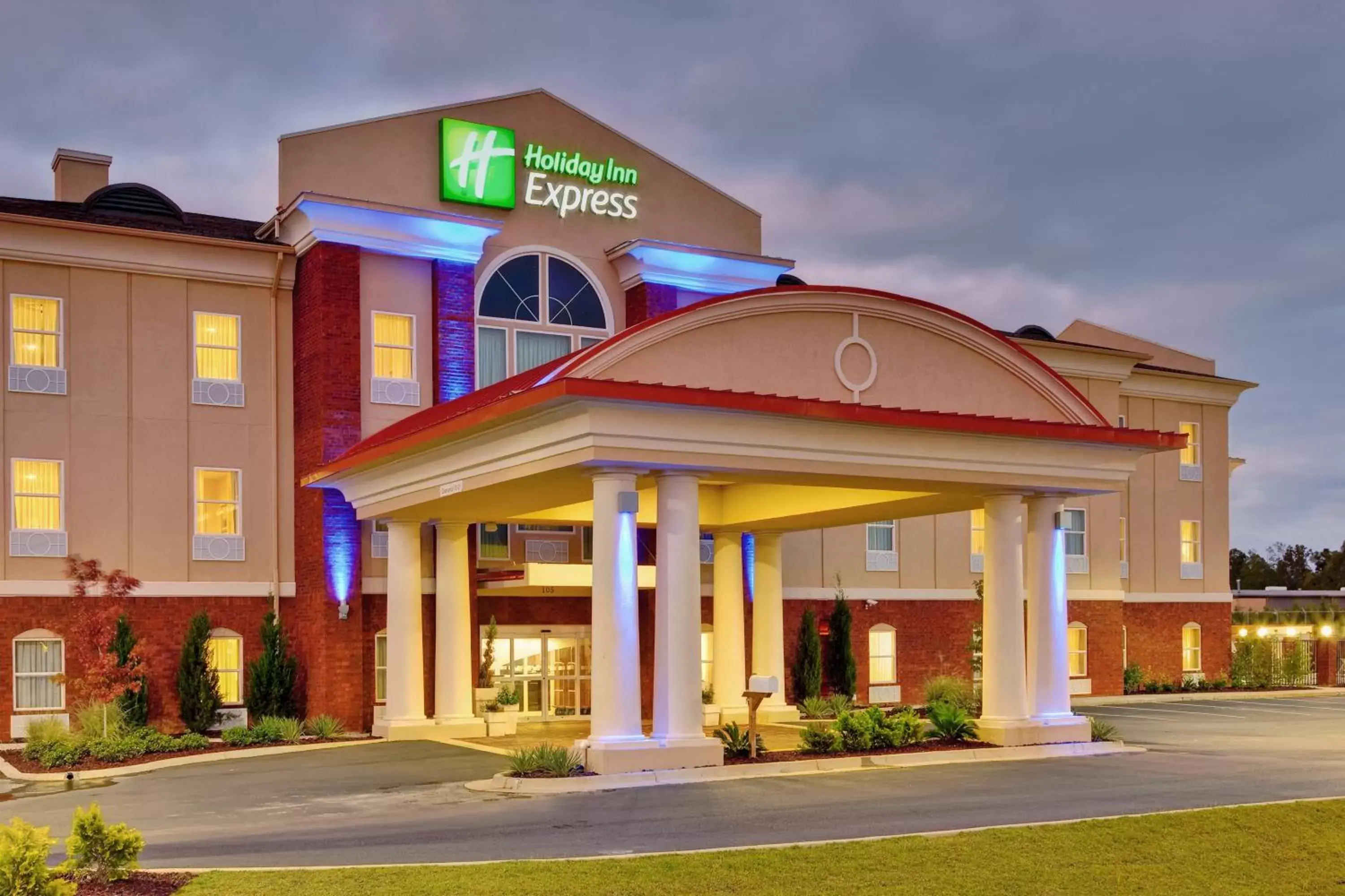 Property building in Holiday Inn Express McComb by IHG Property building in Holiday Inn Express McComb by IHG