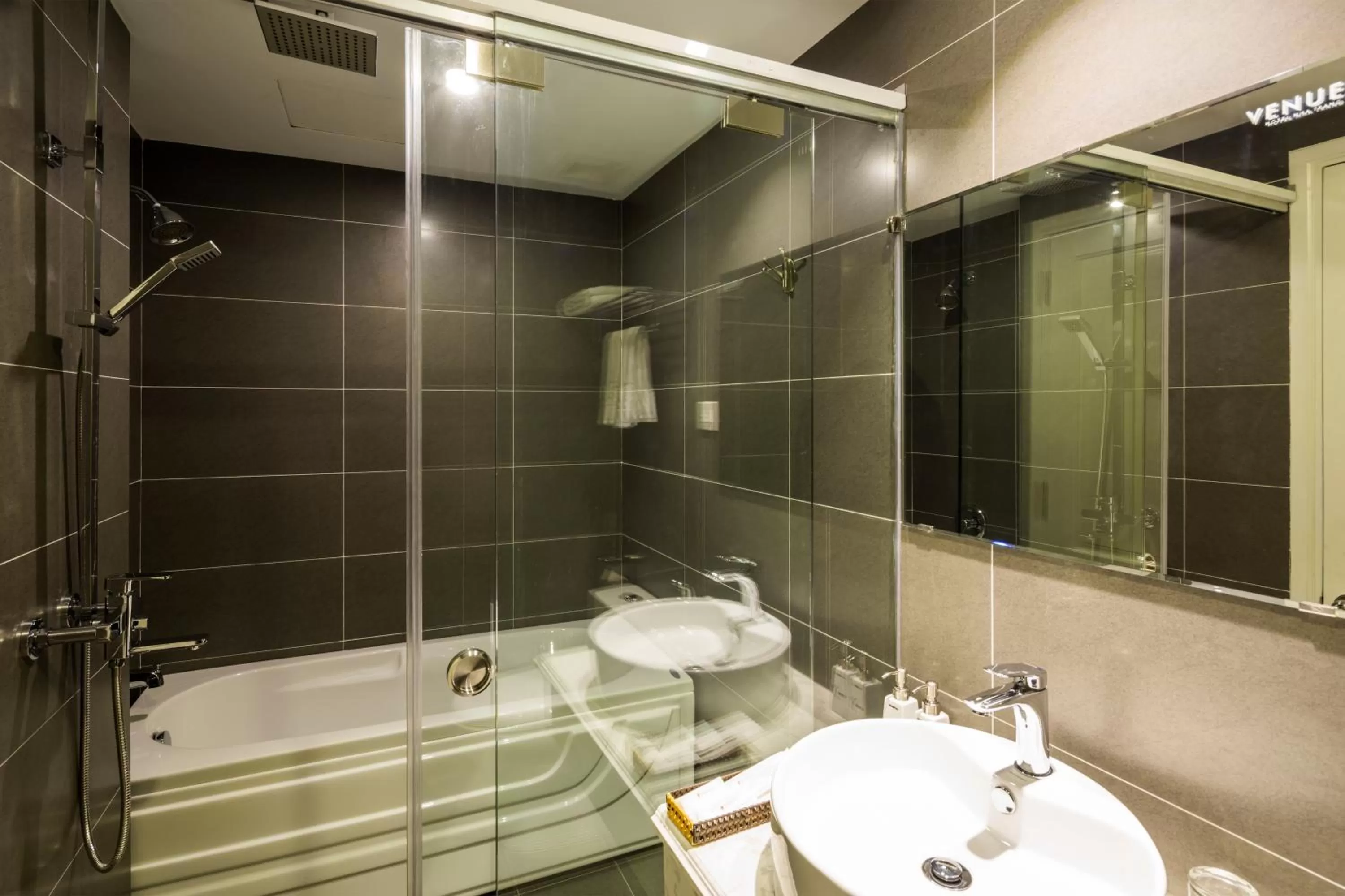 Bathroom in Venue Hotel Nha Trang Beach