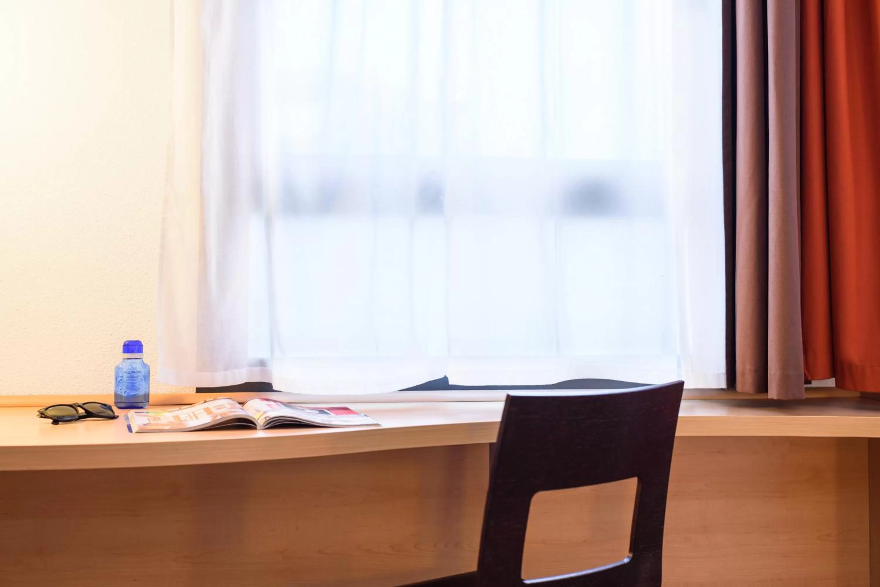 Bedroom in ibis Chesterfield North - Barlborough