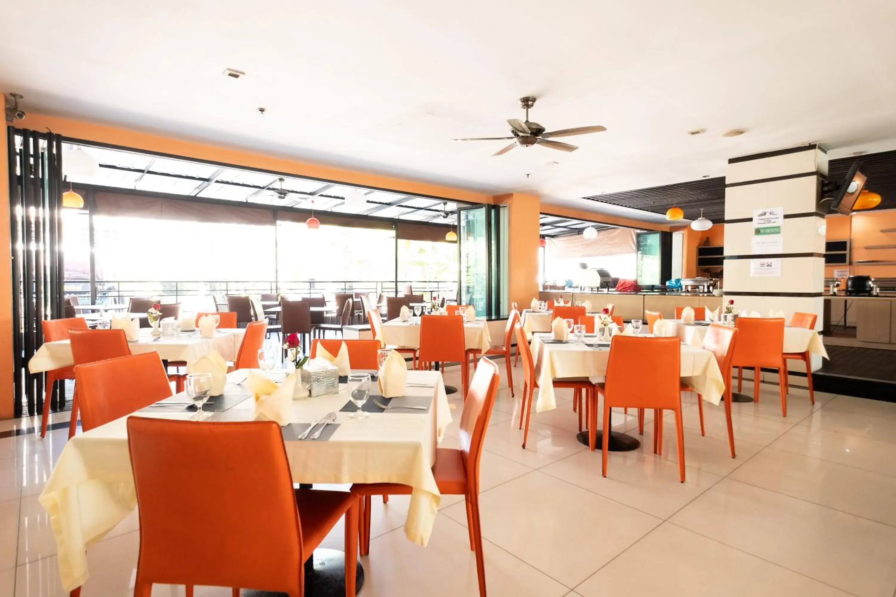 Dining area, Restaurant/Places to Eat in Vogue Pattaya