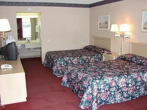 Bed in Green Valley Motel Bed in Green Valley Motel