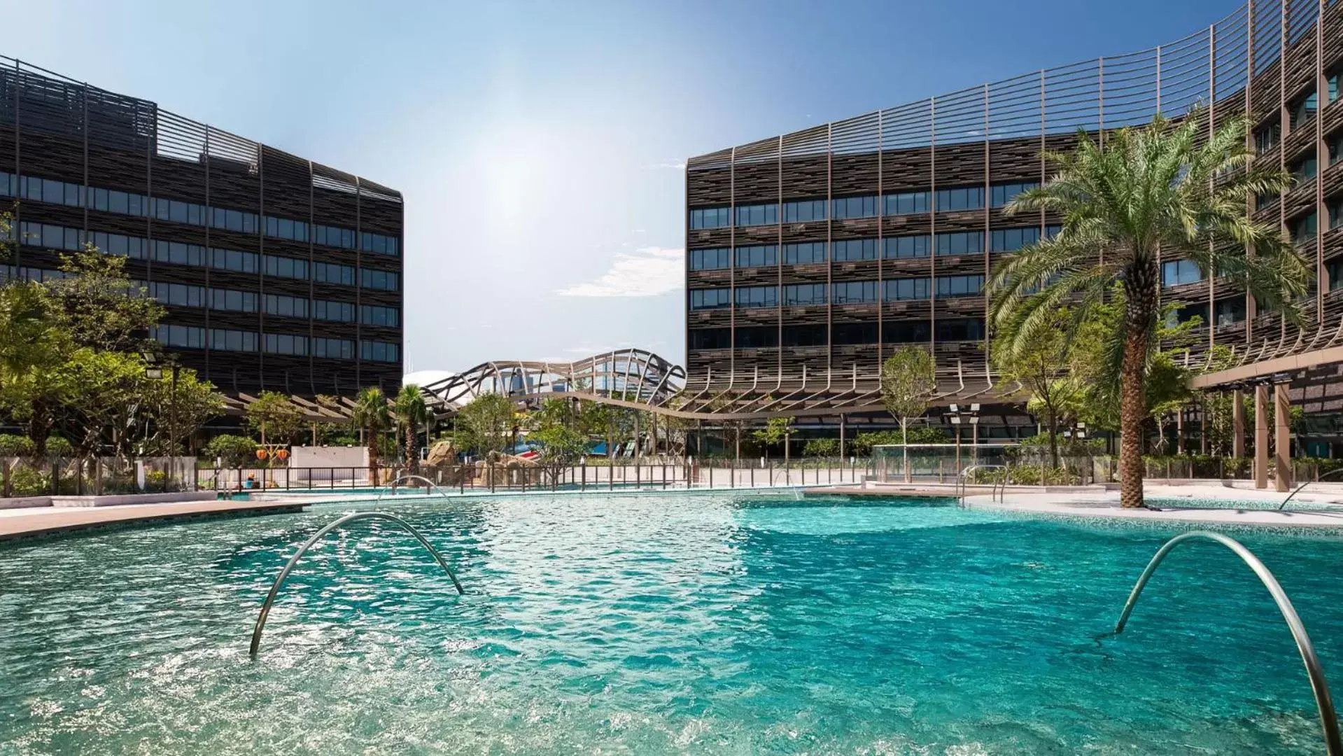 Pool view, Swimming Pool in Hong Kong Ocean Park Marriott Hotel