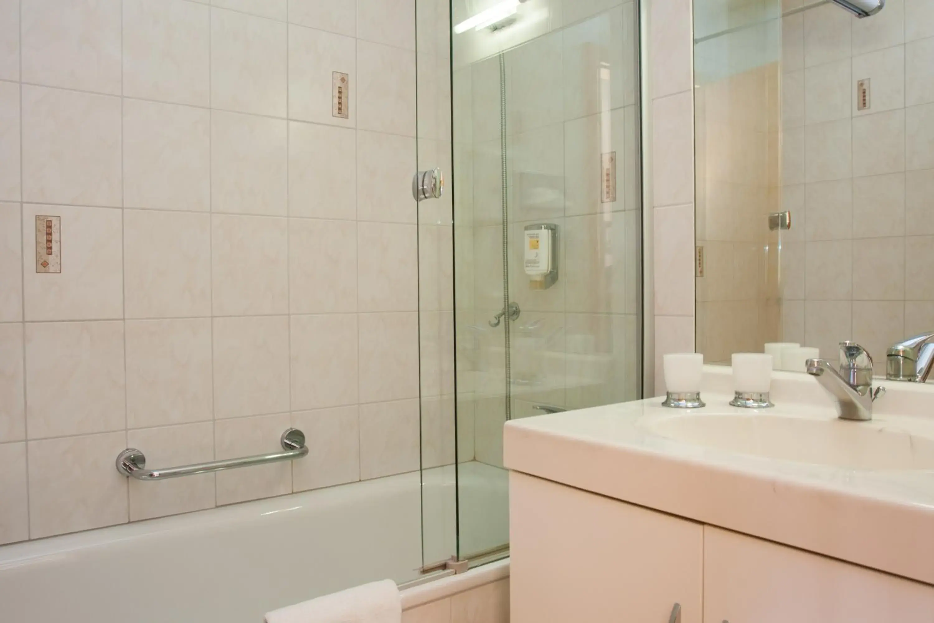 Bathroom in Hôtel des Bains d'Ovronnaz