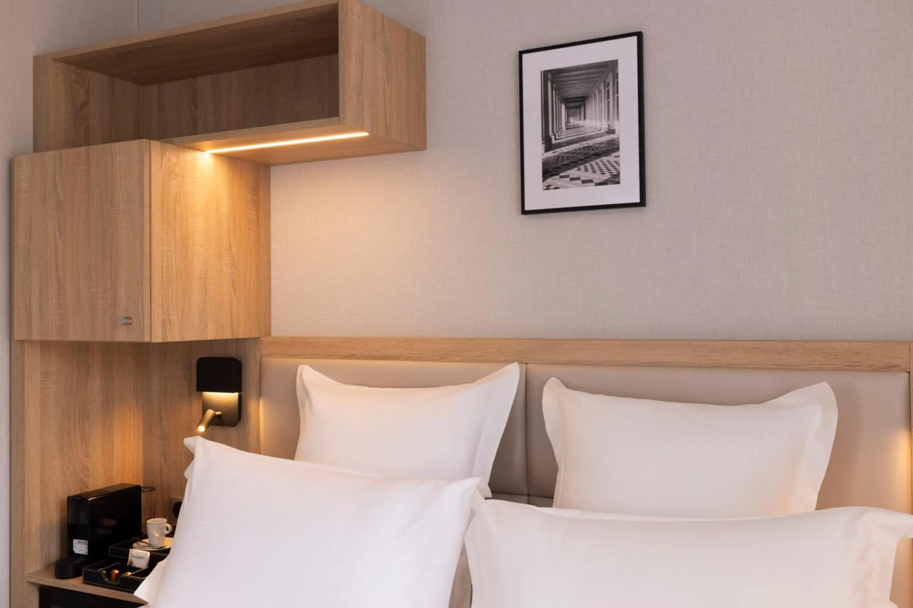 Superior Double Room in Hotel Charlemagne Superior Double Room in Hotel Charlemagne