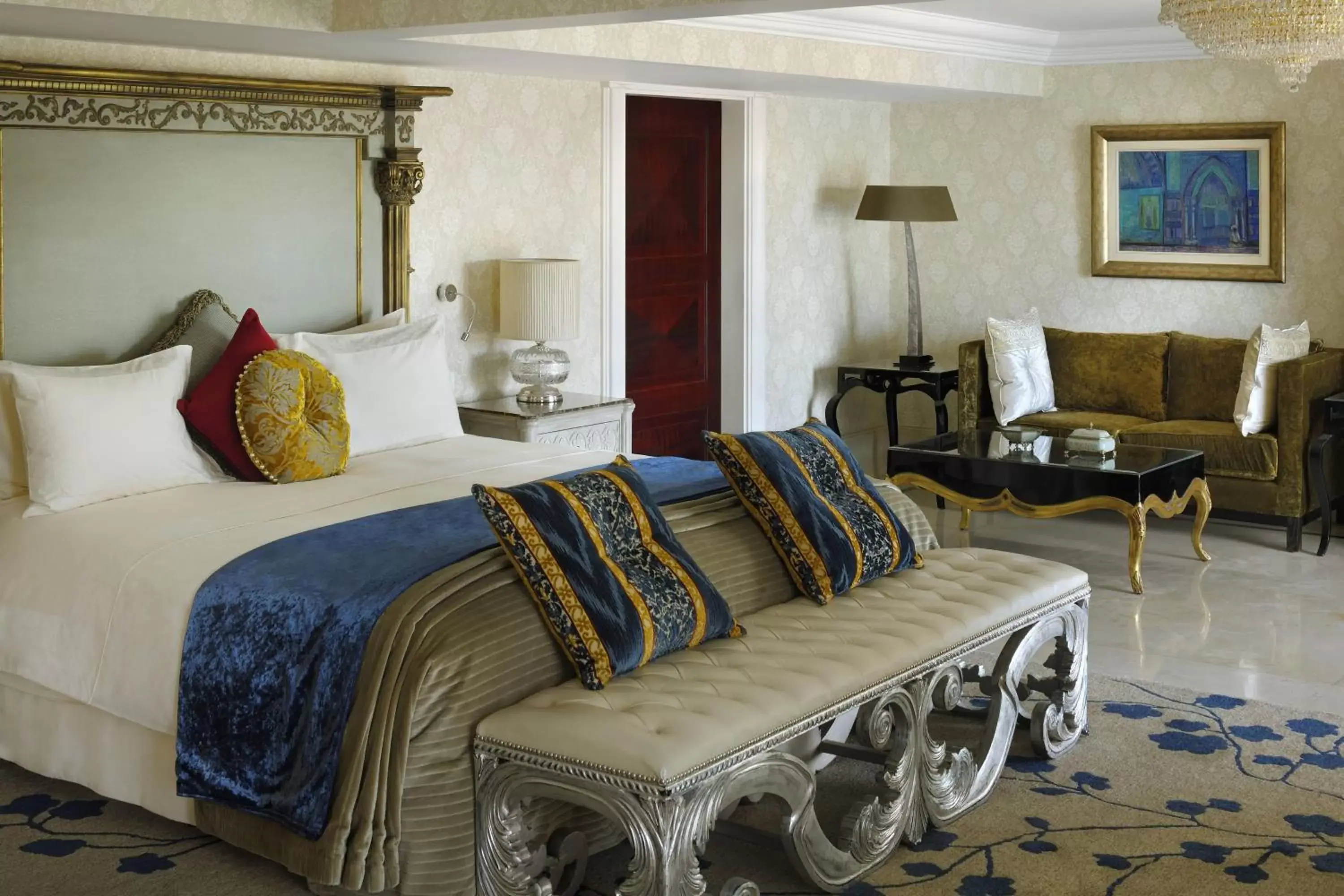 Bedroom, Bed in Cairo Marriott Hotel & Omar Khayyam Casino