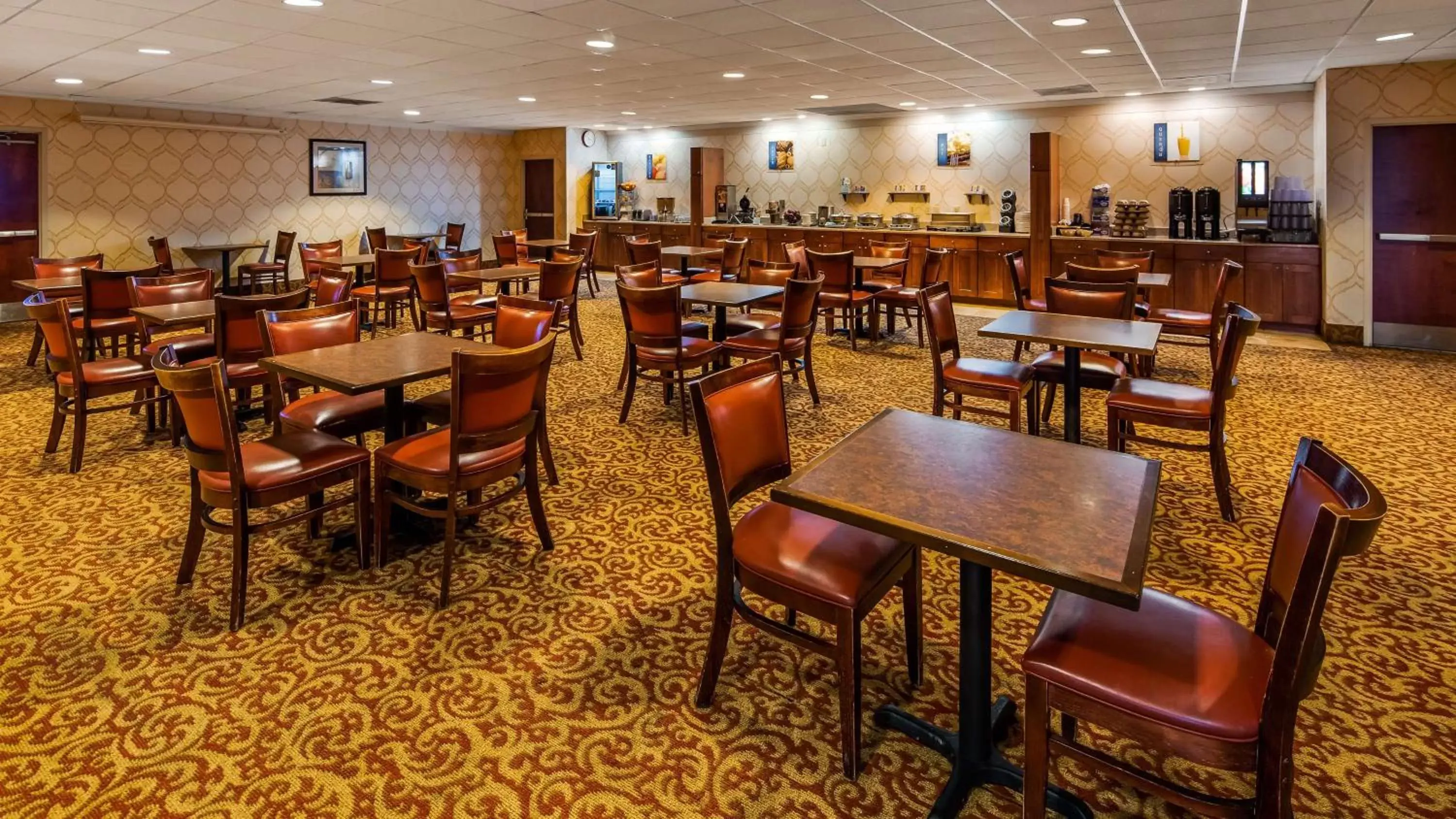 Breakfast, Restaurant/Places to Eat in Best Western Regency Inn