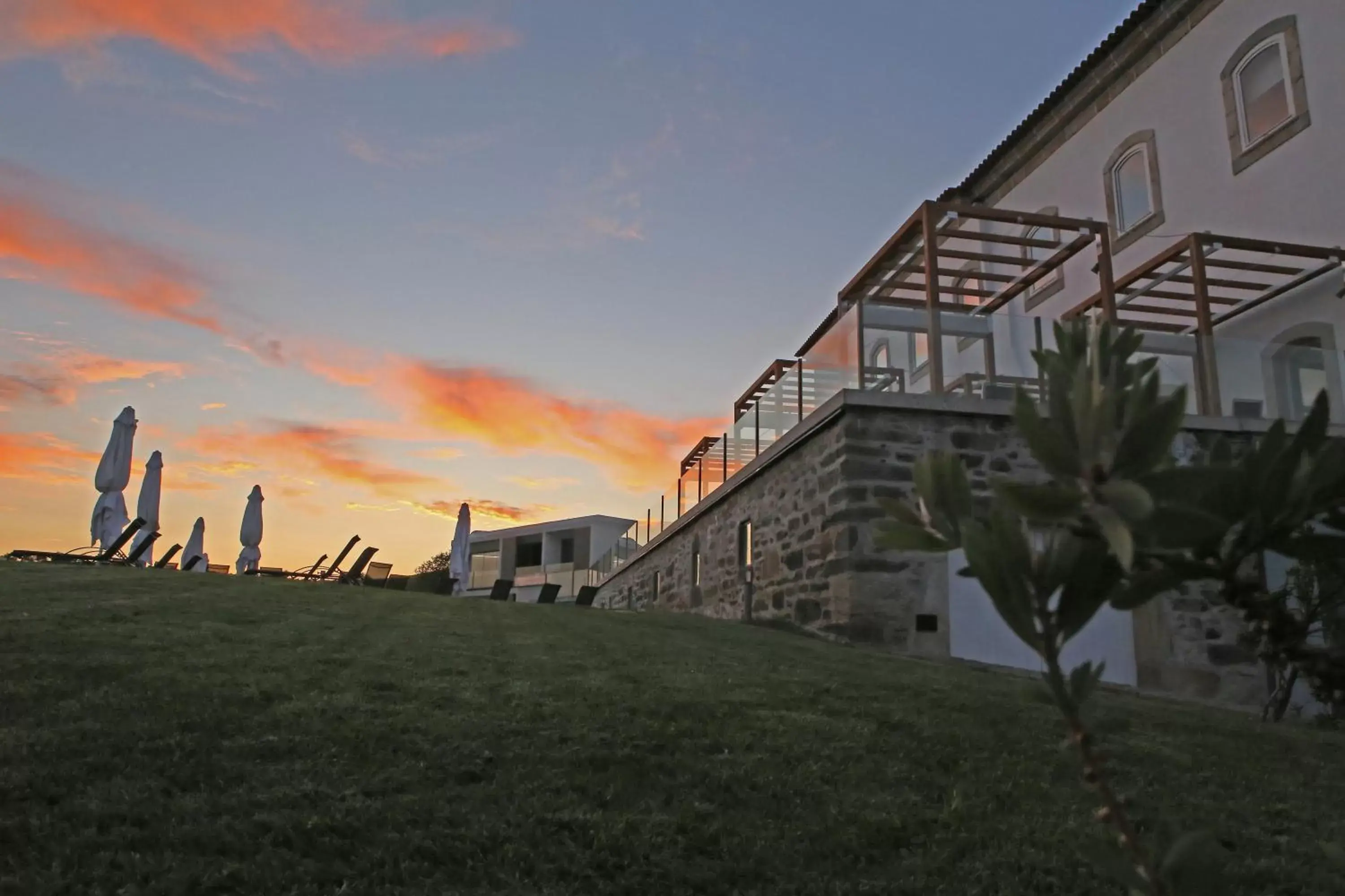 Off site, Property Building in Douro Scala