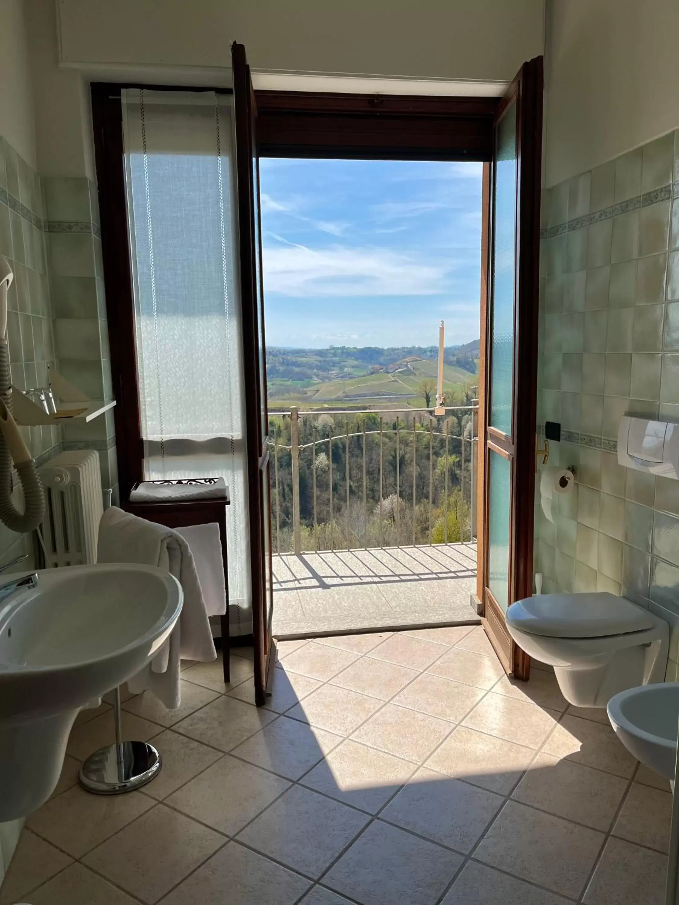 Bathroom in Belvedere Bike Hotel