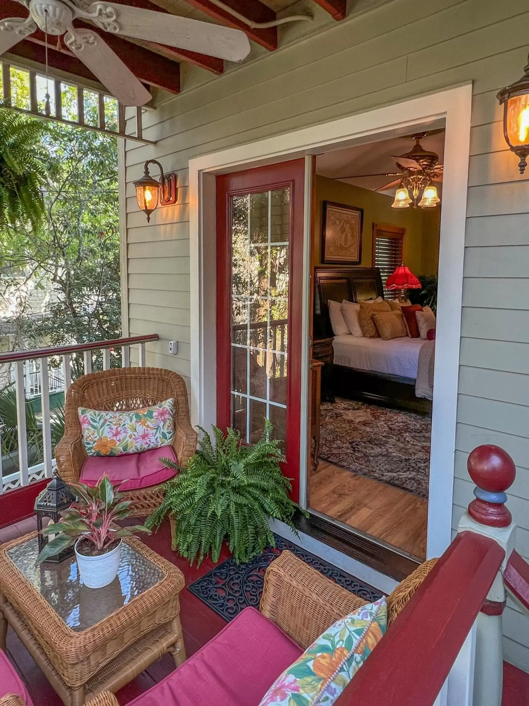 Patio in Cedar House Inn