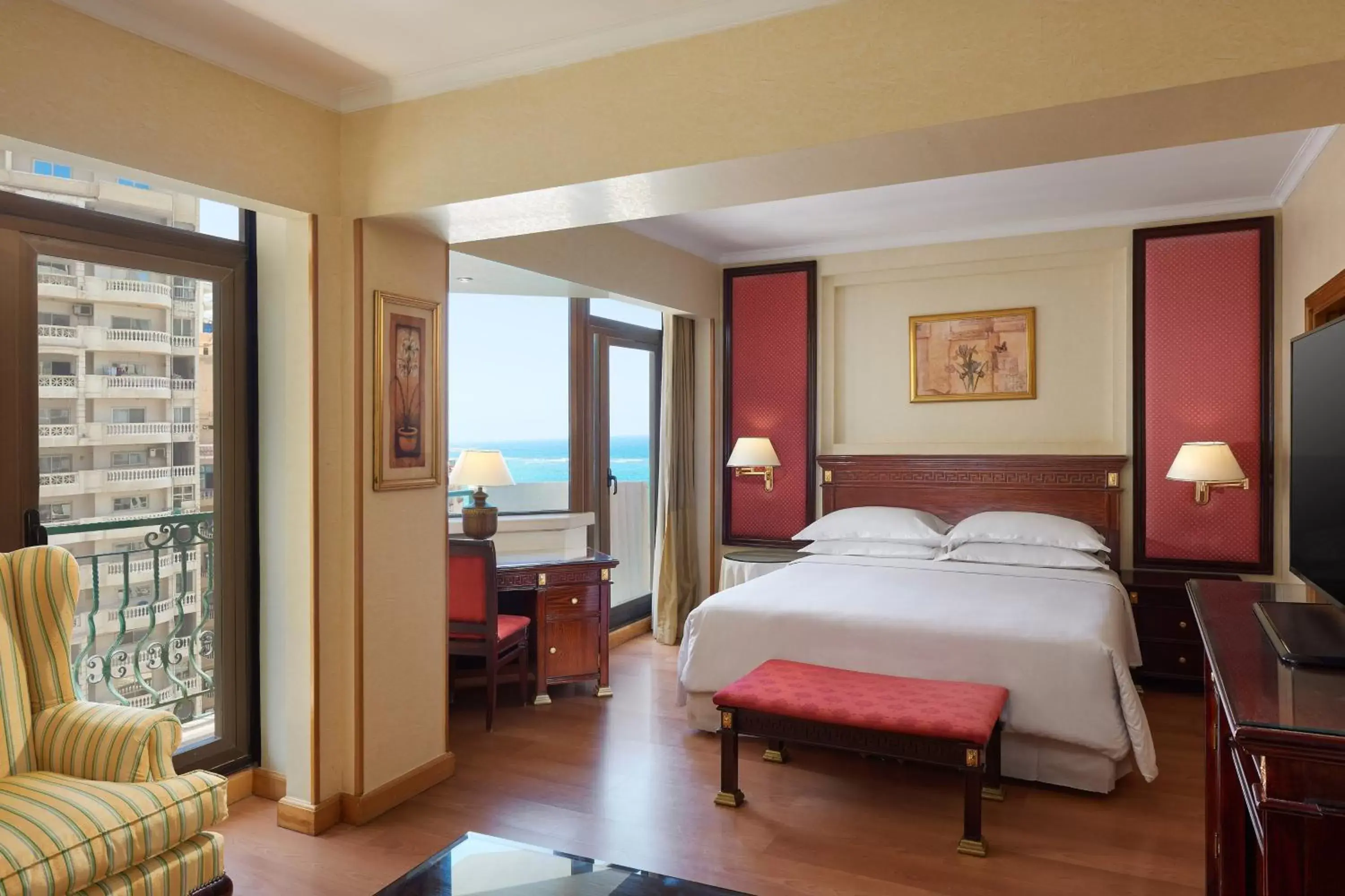 Bedroom, Bed in Sheraton Montazah Hotel