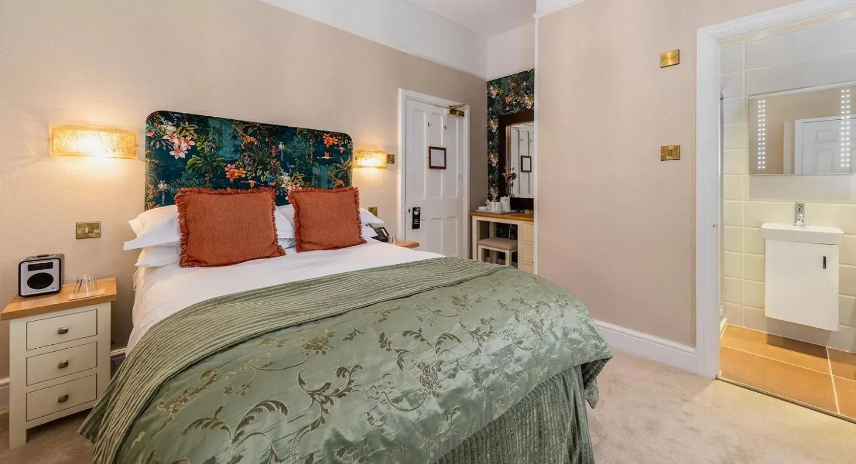 Bed in Applegarth Villa Hotel & Restaurant (Adult Only)