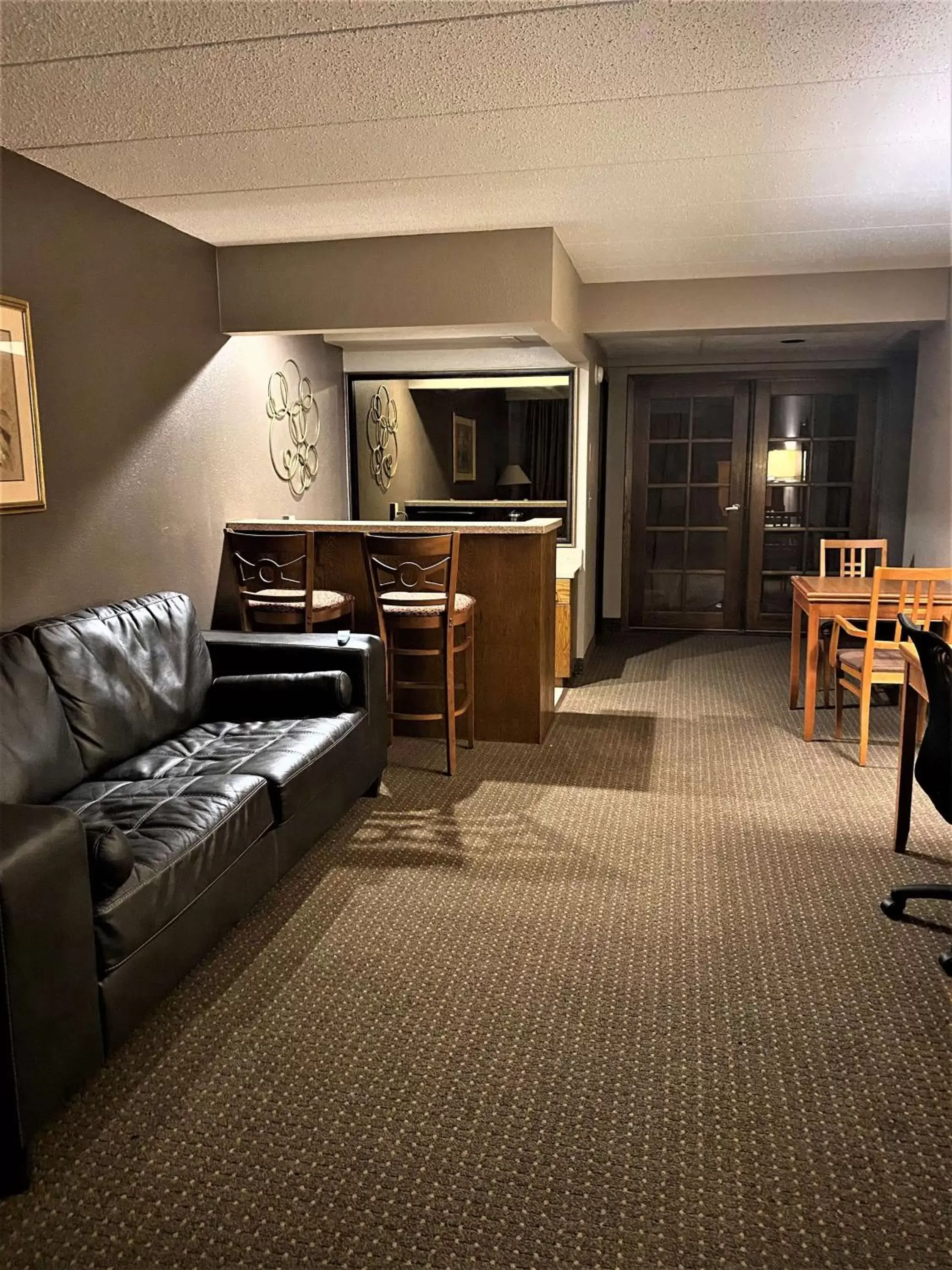 Bedroom, Seating Area in Best Western Plus Kelly Inn