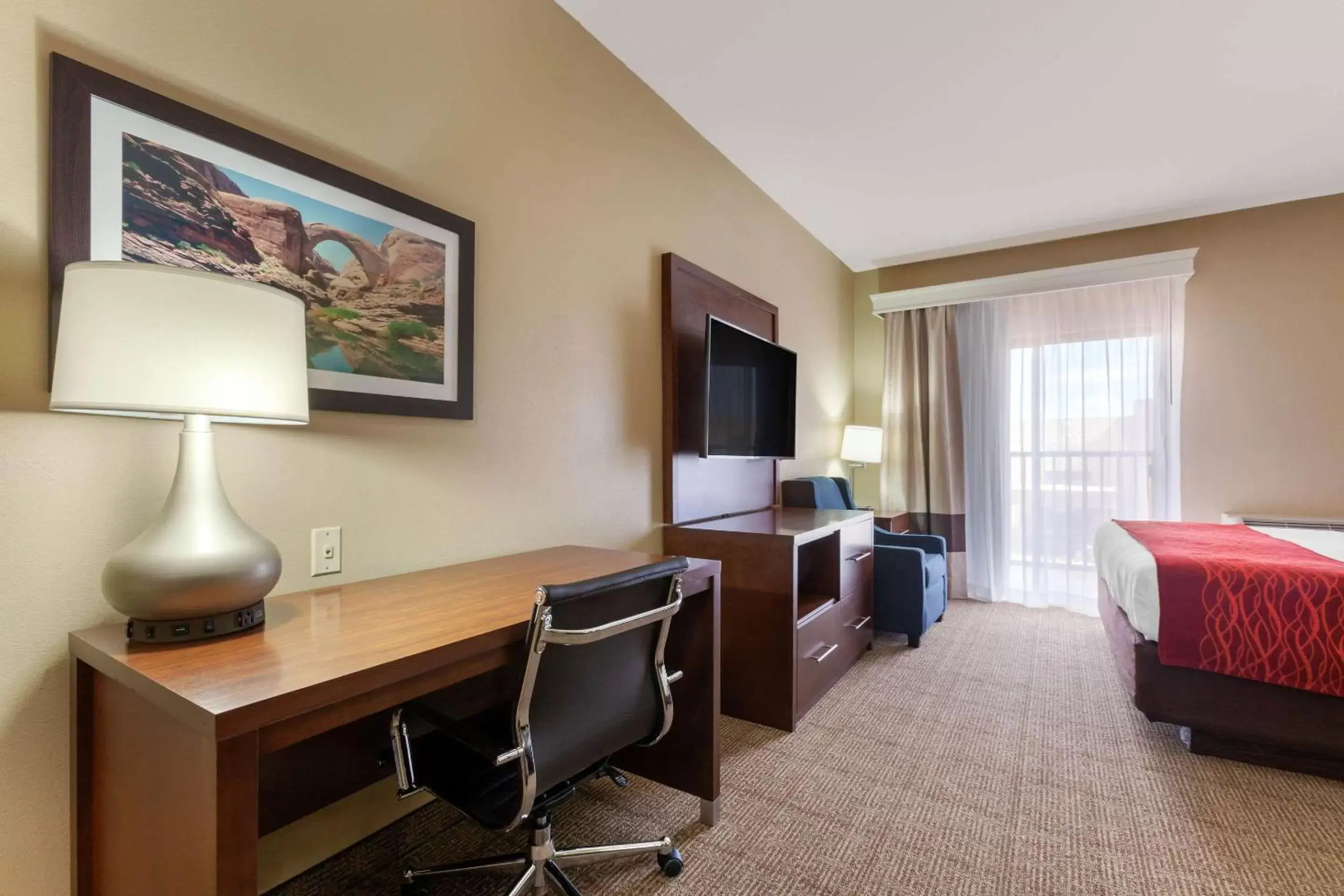 Photo of the whole room, TV/Entertainment Center in Comfort Inn & Suites Page at Lake Powell