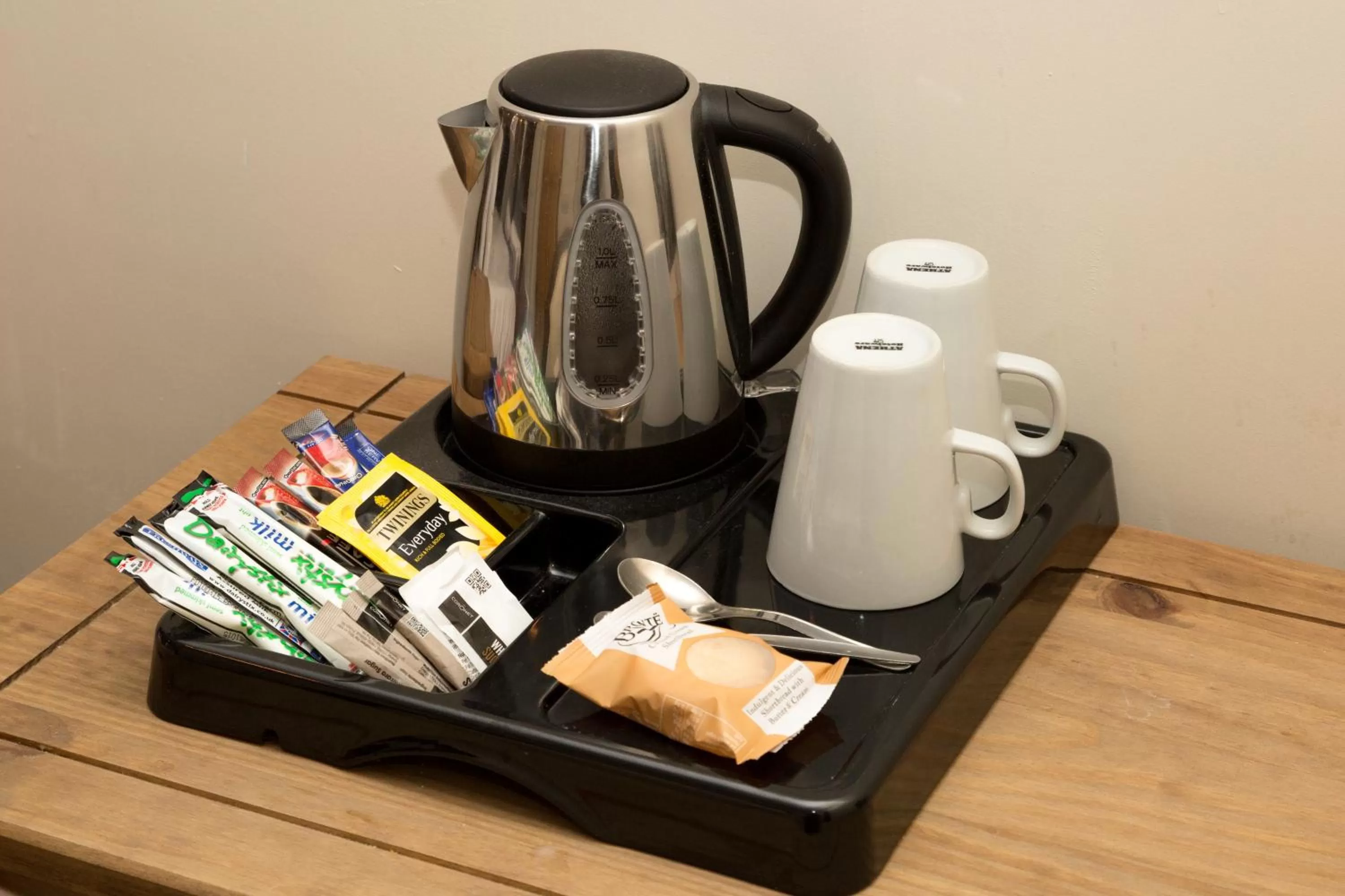 Coffee/Tea Facilities in The Resolution Hotel