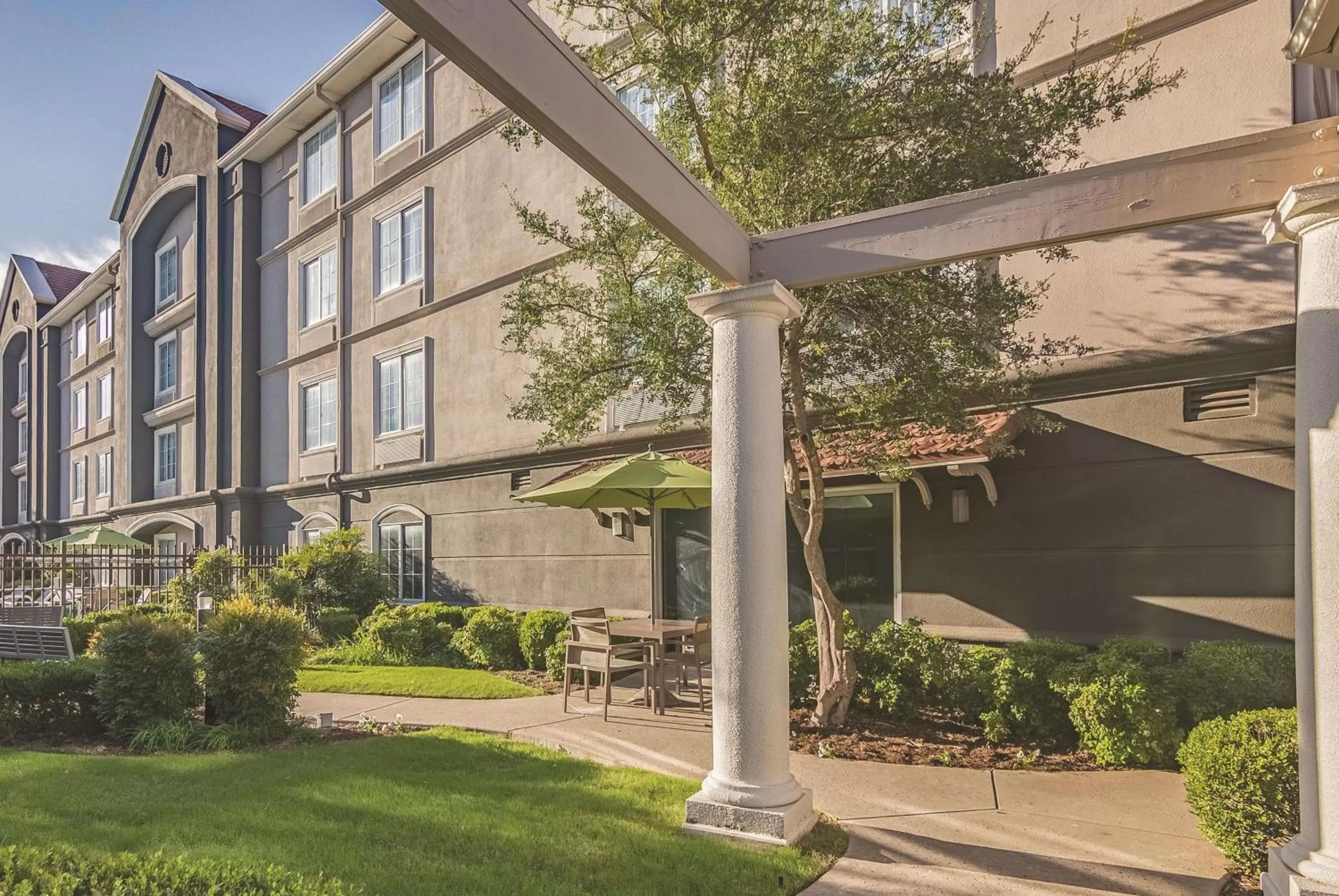 Property building in La Quinta by Wyndham Oklahoma City Norman