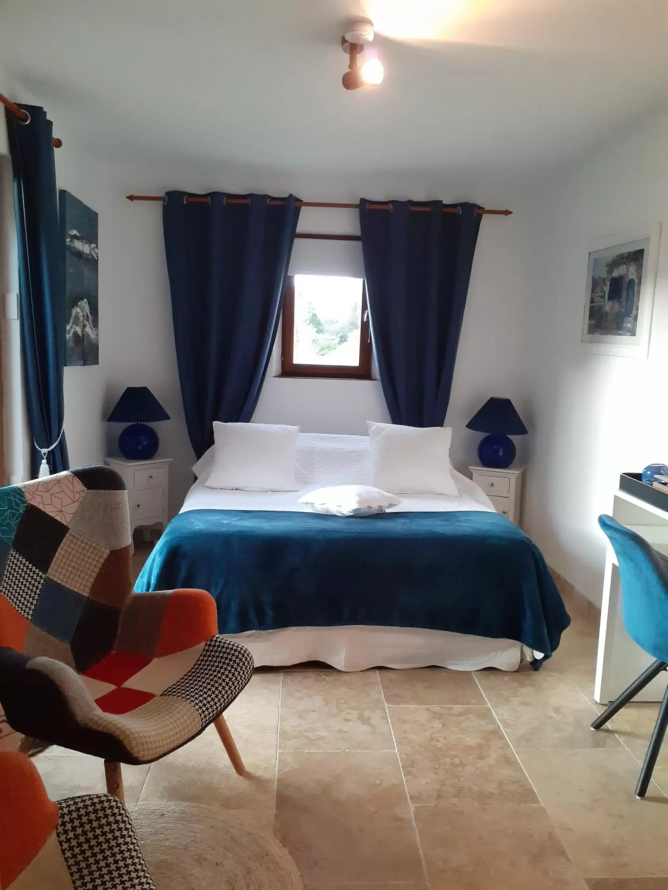 Photo of the whole room, Bed in La Sapiniére -chambres climatisées