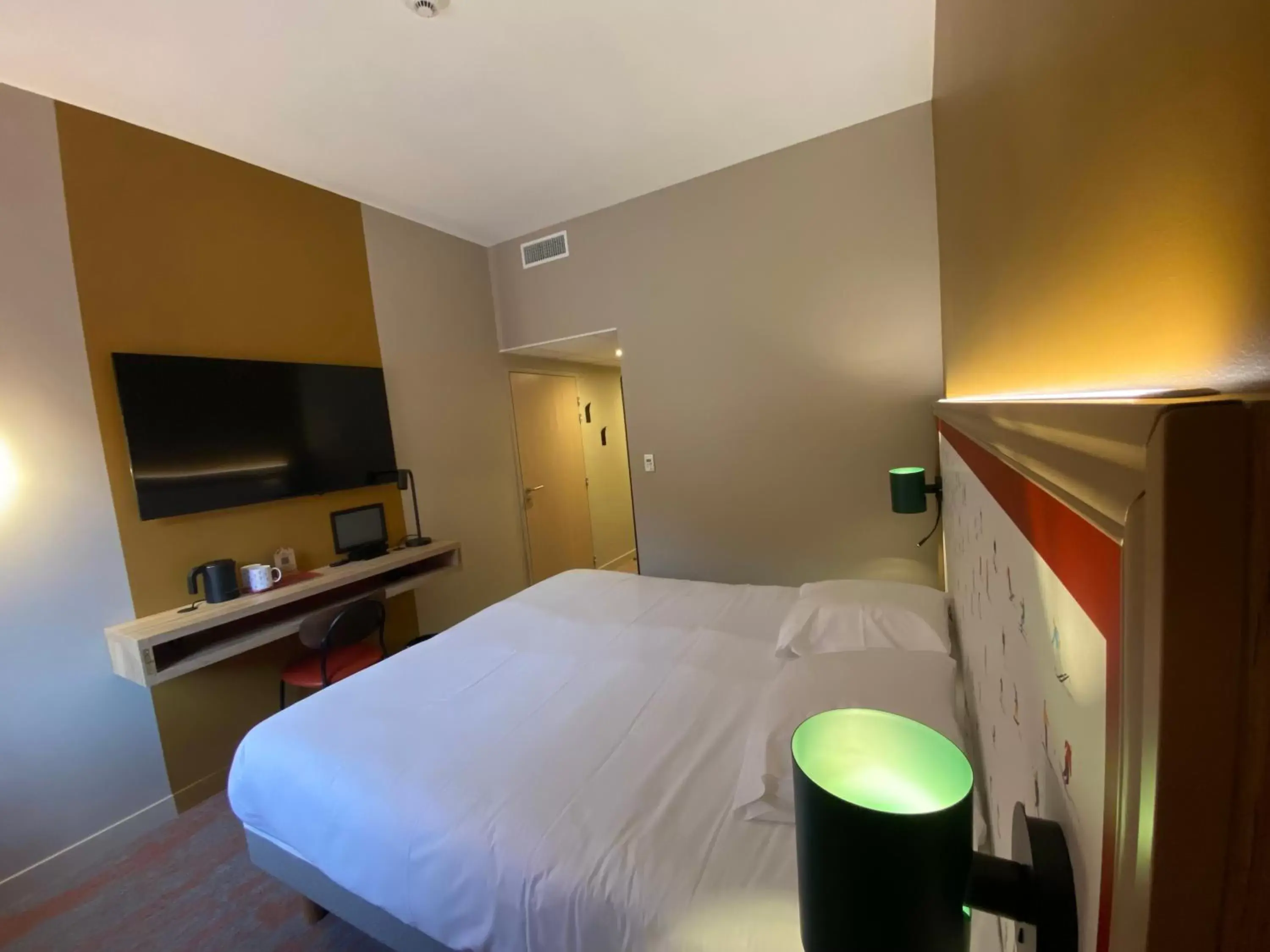 Bedroom, Bed in Best Western Hotel Coeur de Maurienne