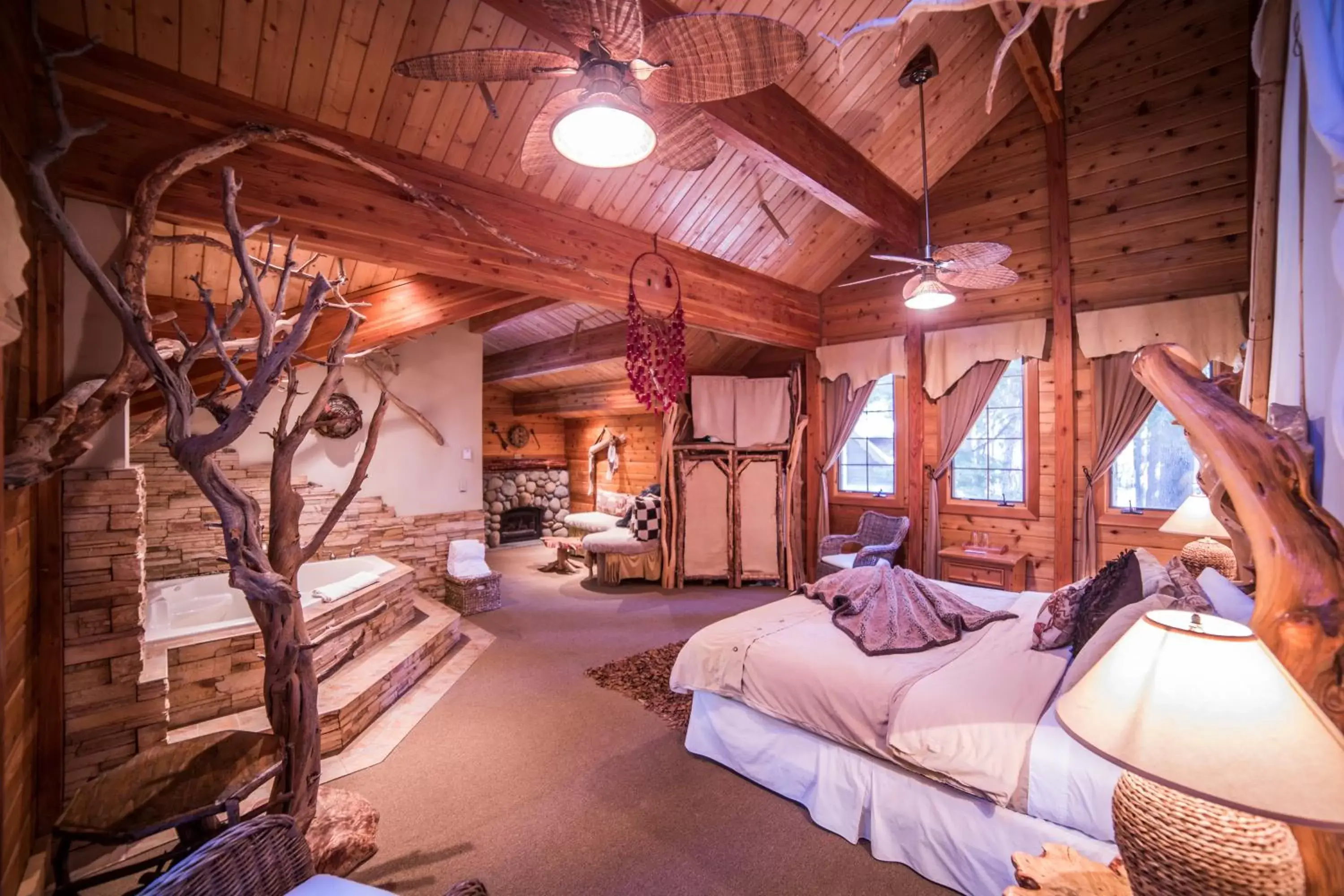 Photo of the whole room, Seating Area in Cottage Inn At Lake Tahoe